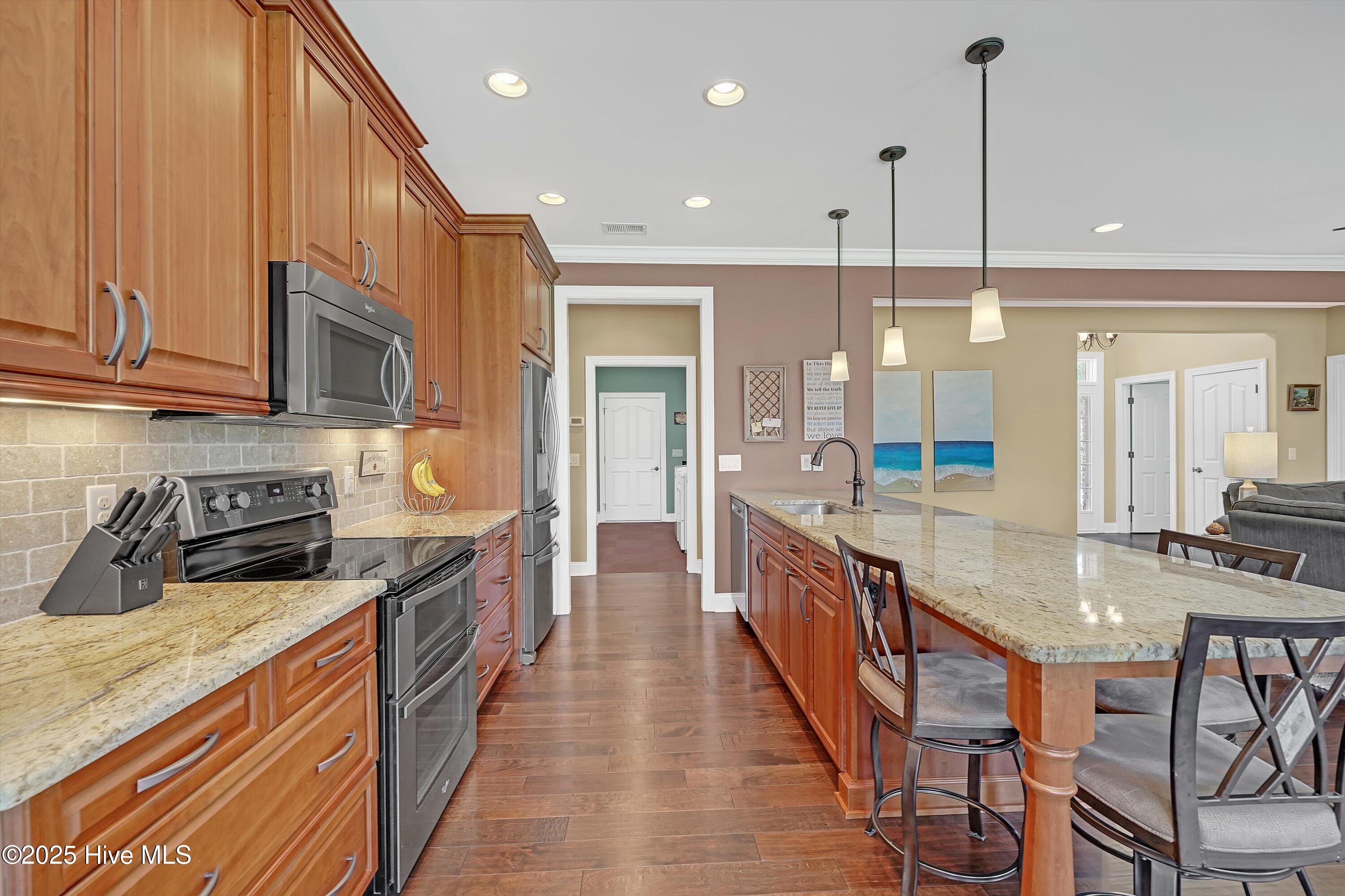 100528105 | Photo 19