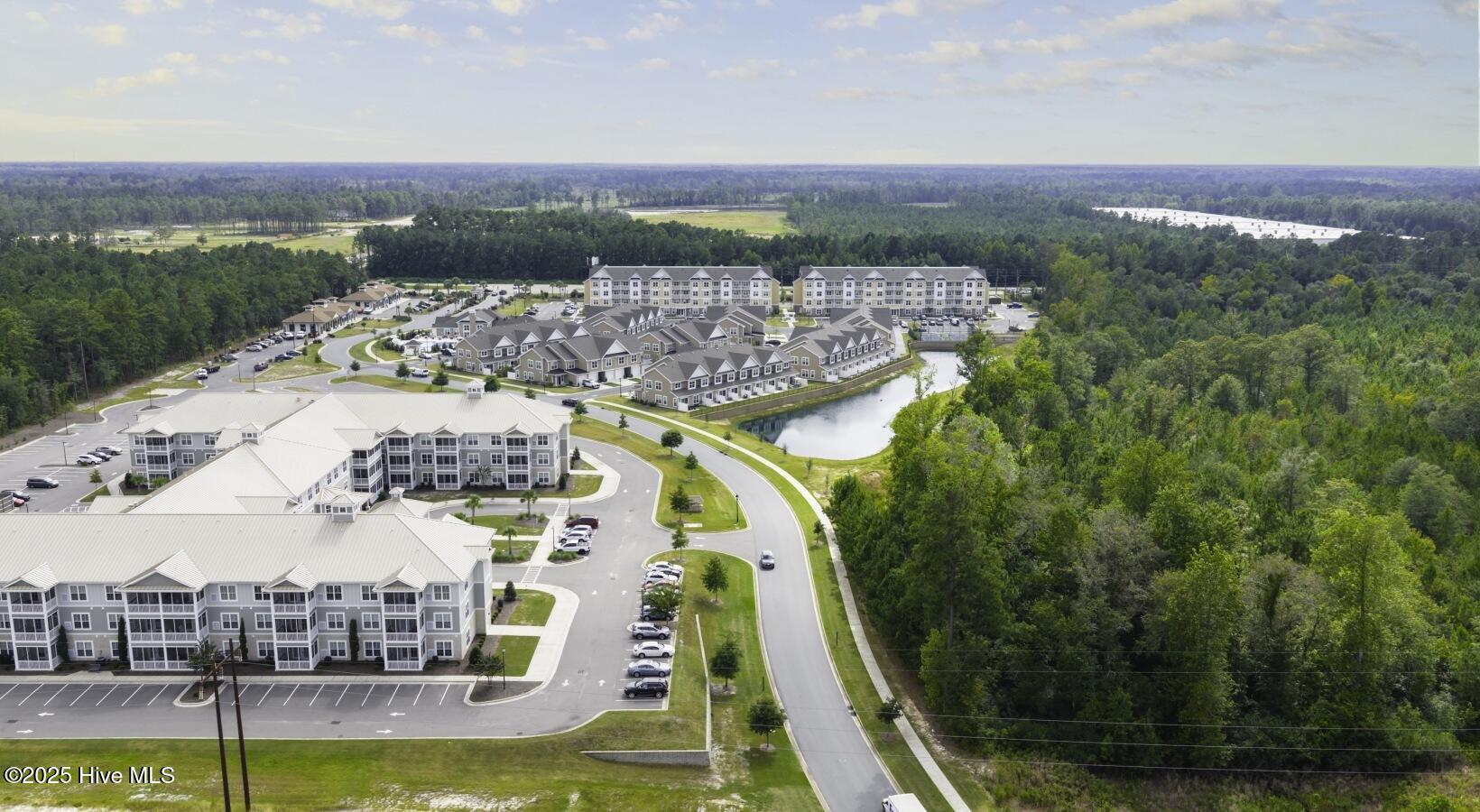 100543621 | Photo 36