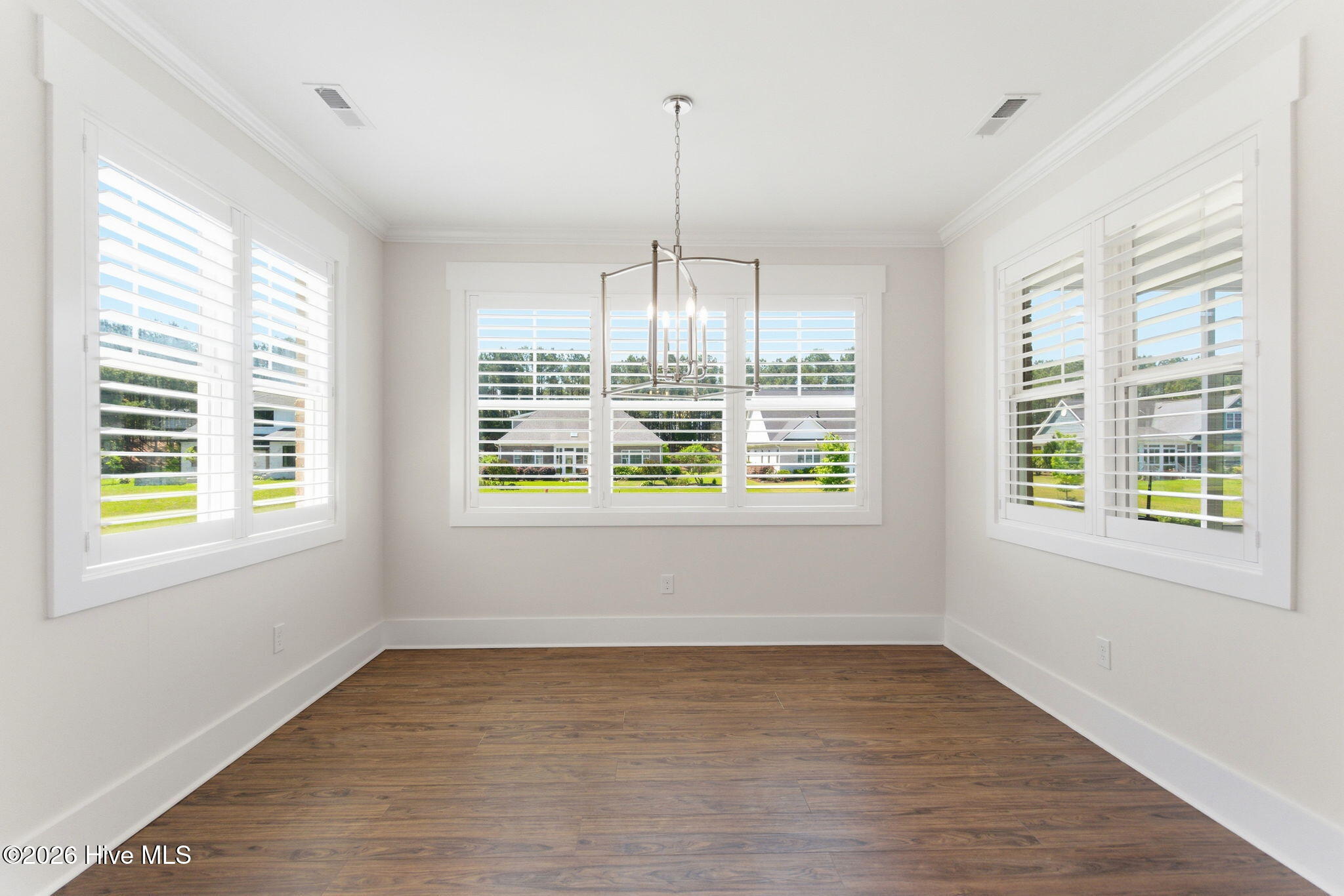 100543119 | Photo 17