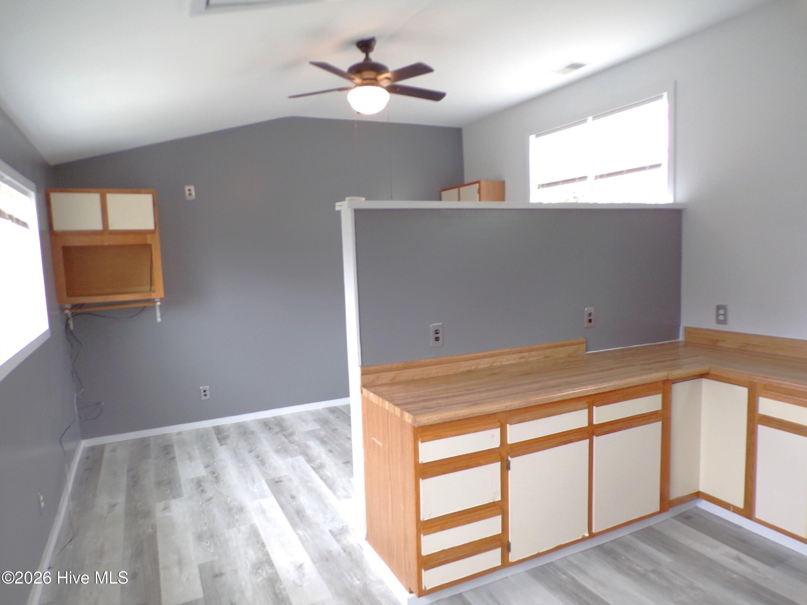 100558071 | Photo 19