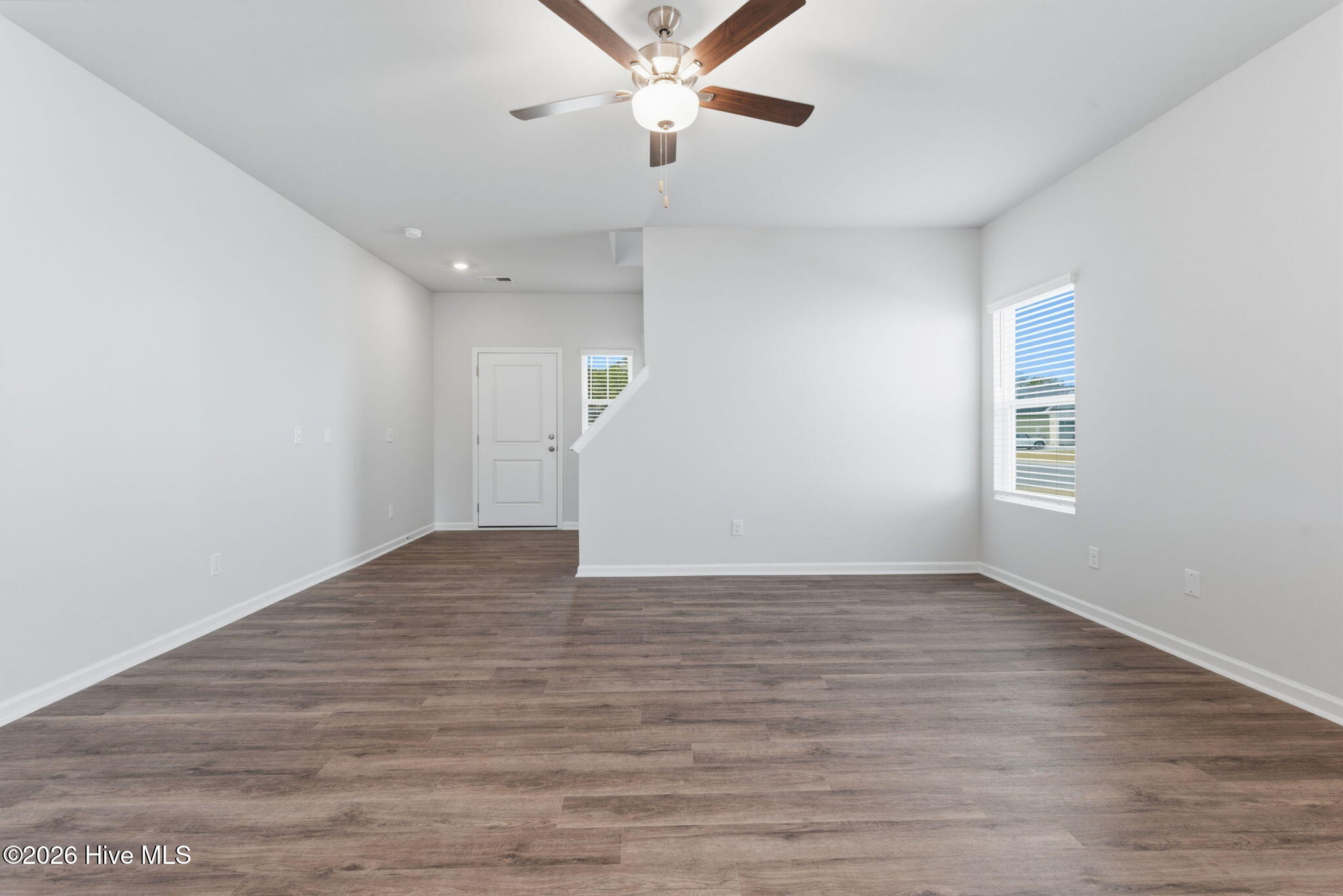 100532613 | Photo 30