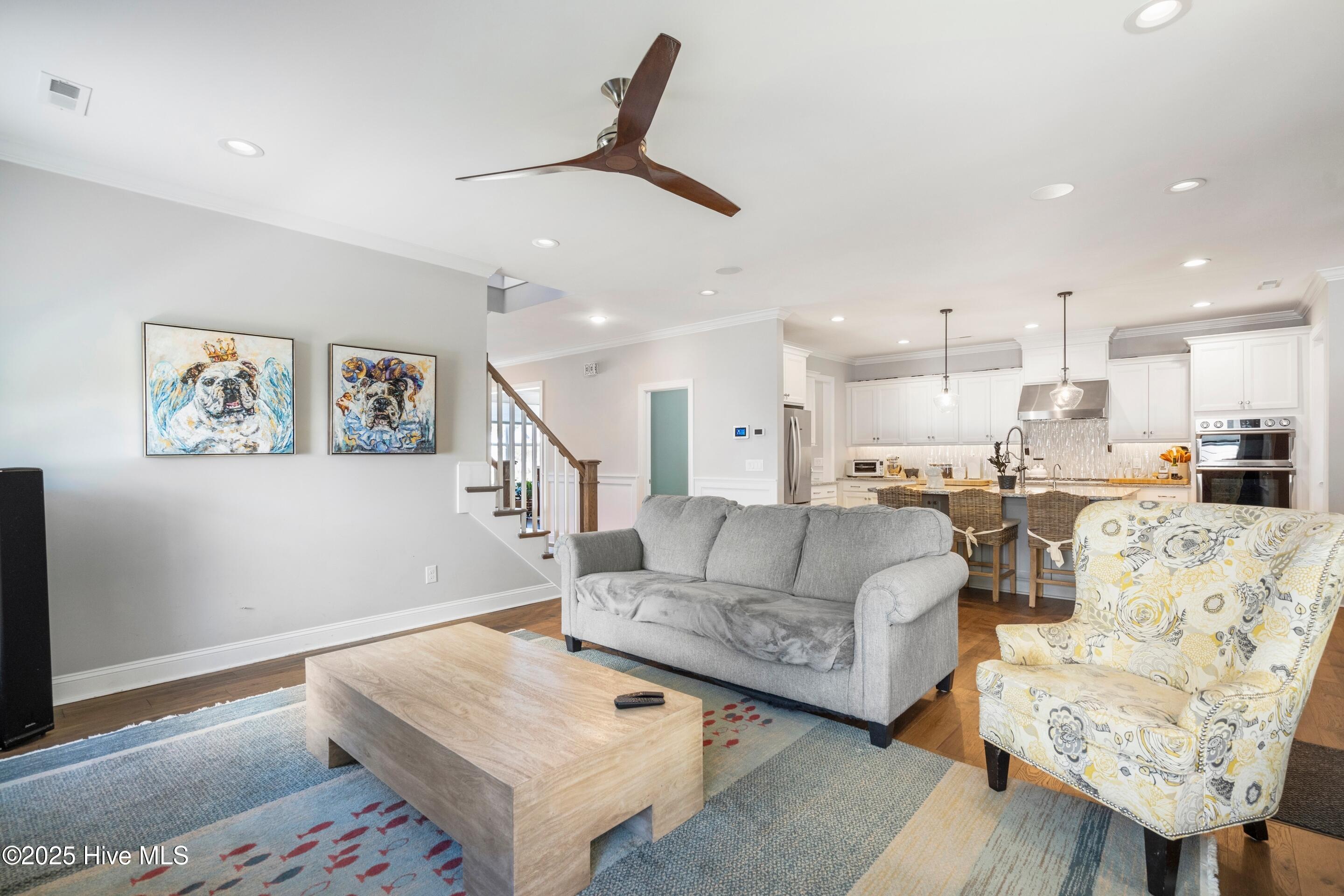 100538062 | Photo 17