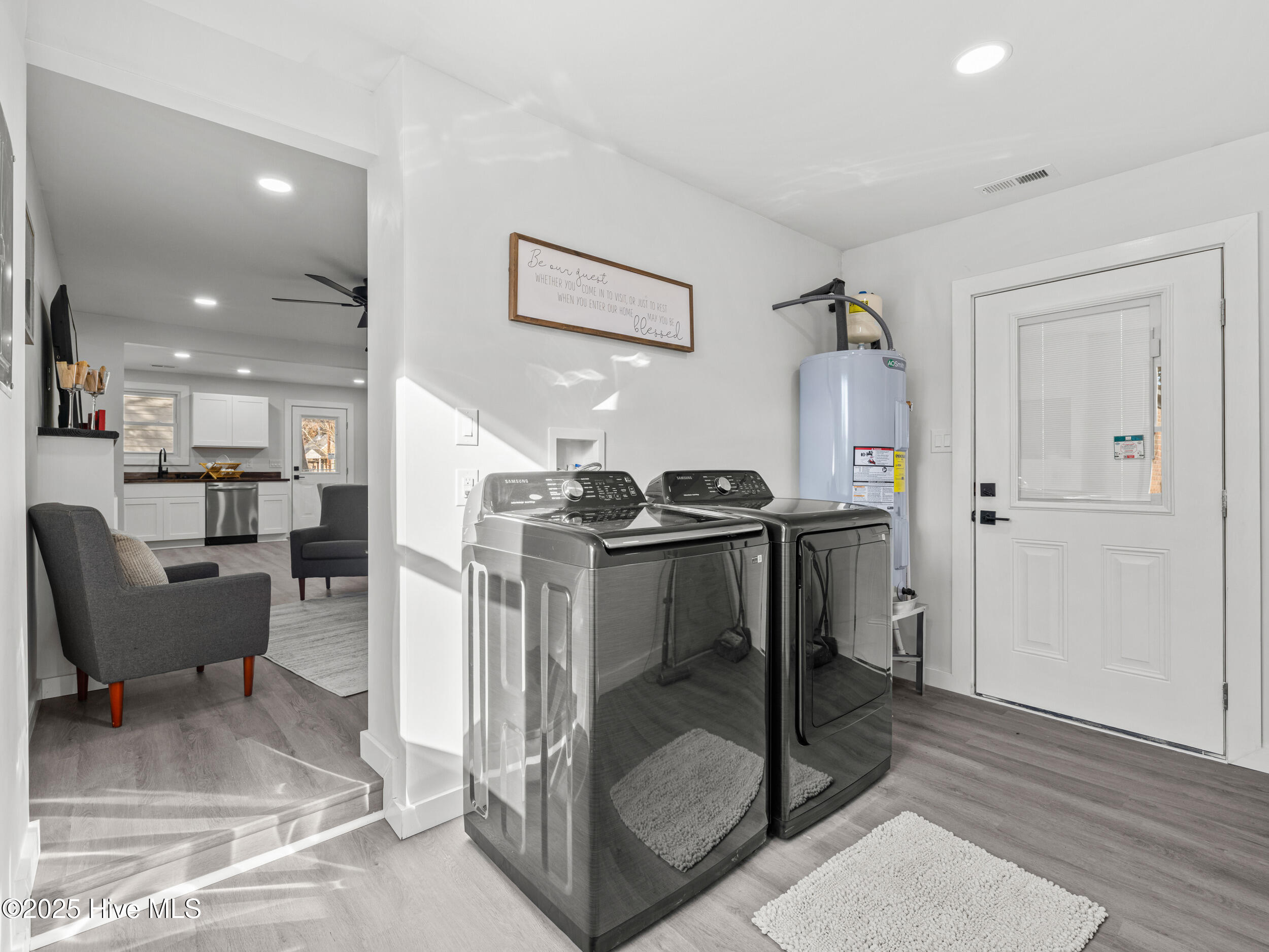 100545039 | Photo 25