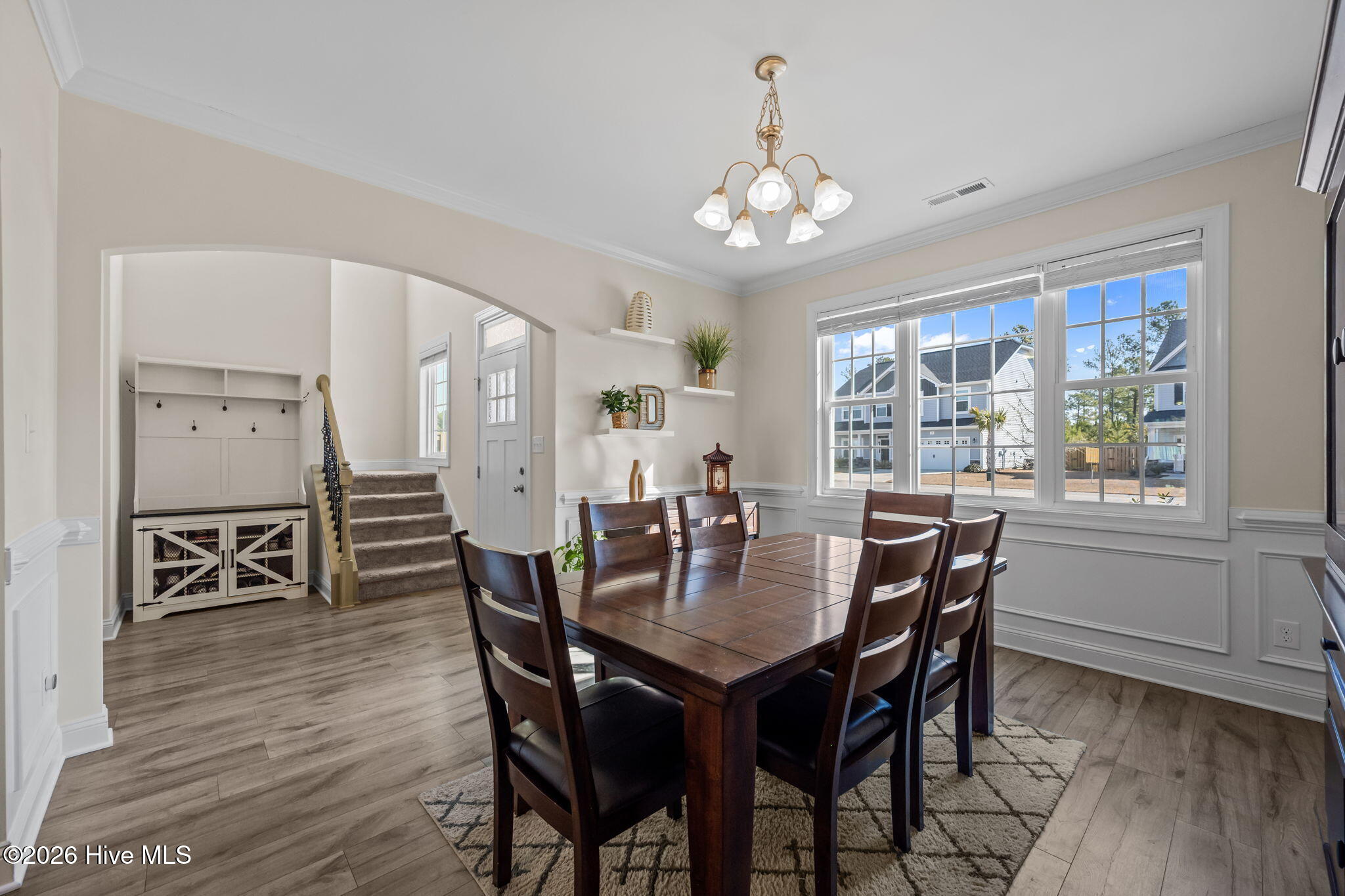 100554000 | Photo 11