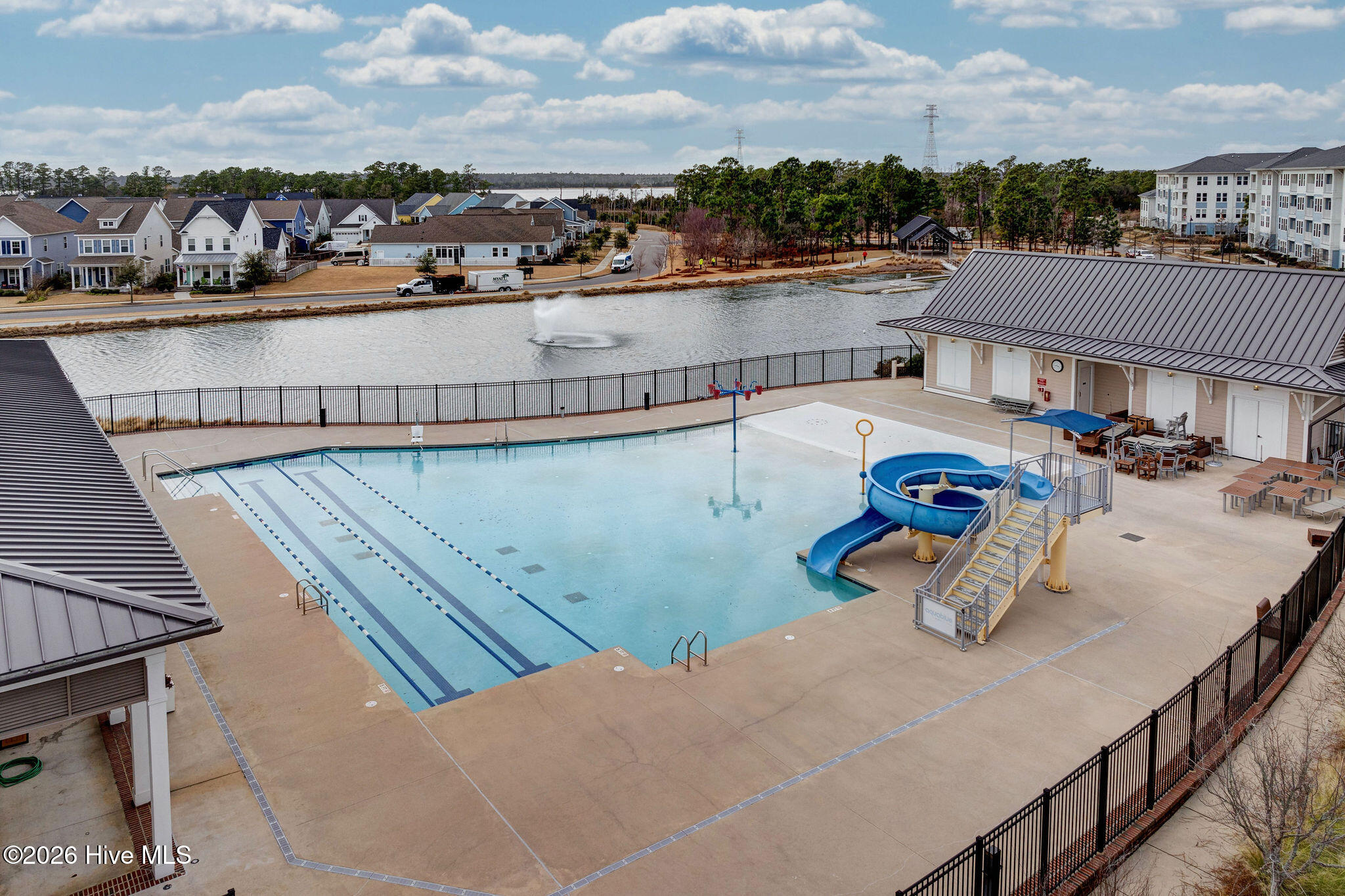 100554120 | Photo 61