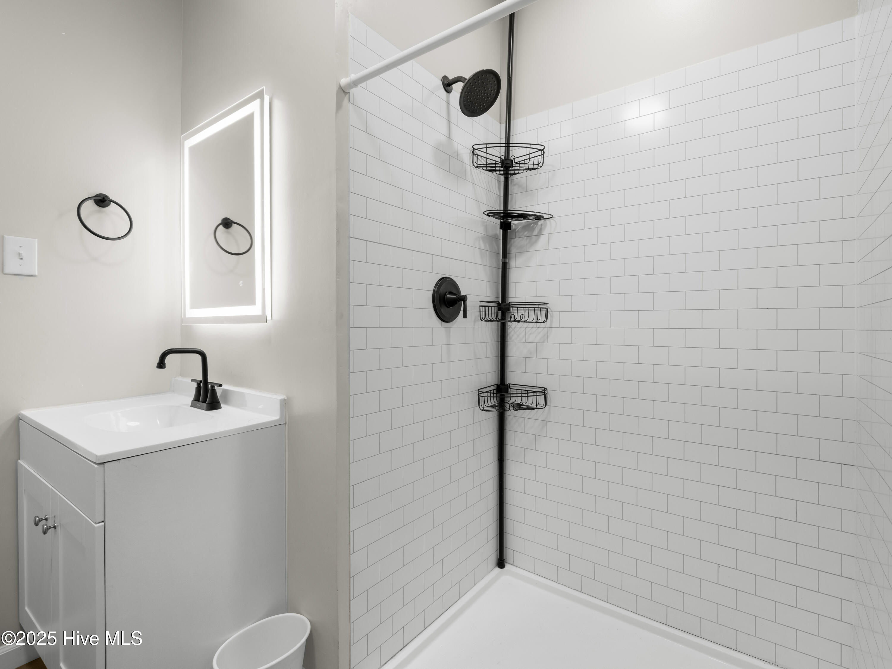 100544589 | Photo 27