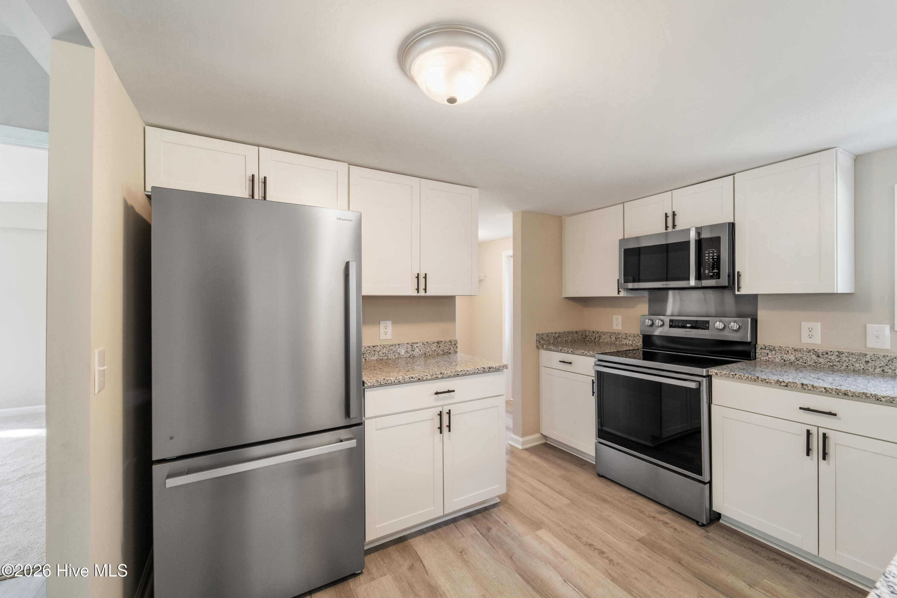 100550978 | Photo 12