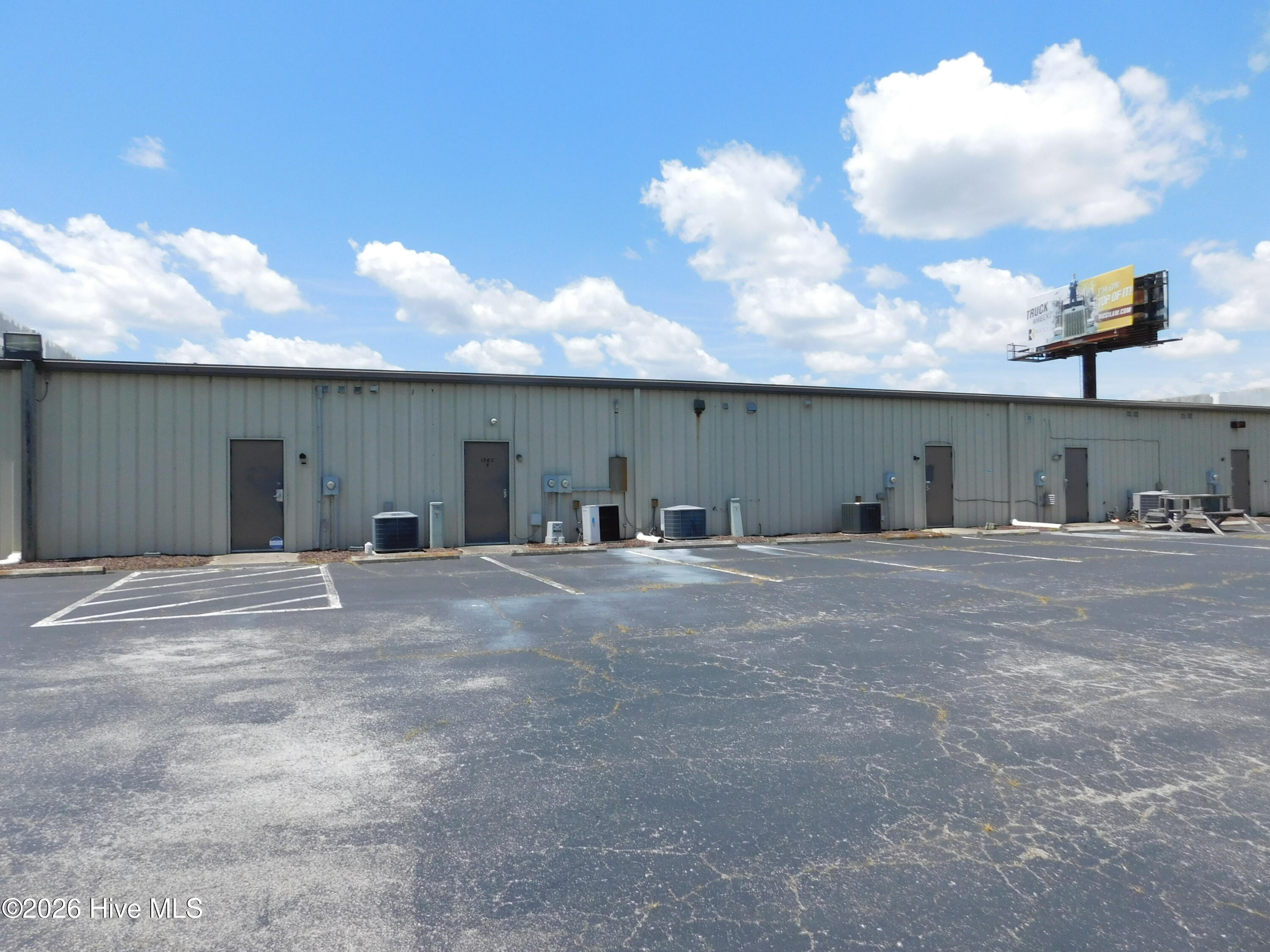 Exterior photo of 1702 Us 70 Highway E D, New Bern, NC 28560. MLS: 100601543