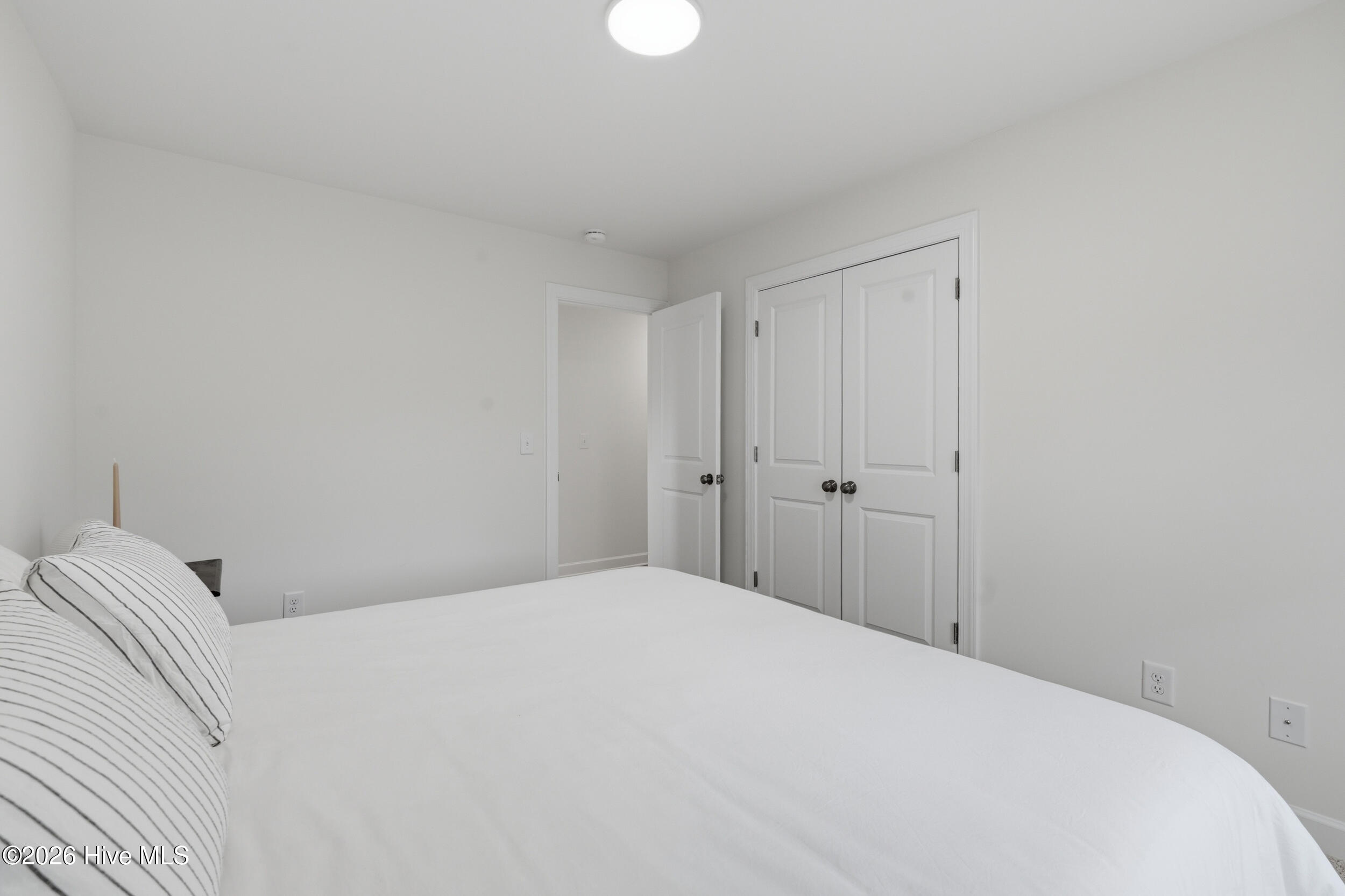 100559477 | Photo 38