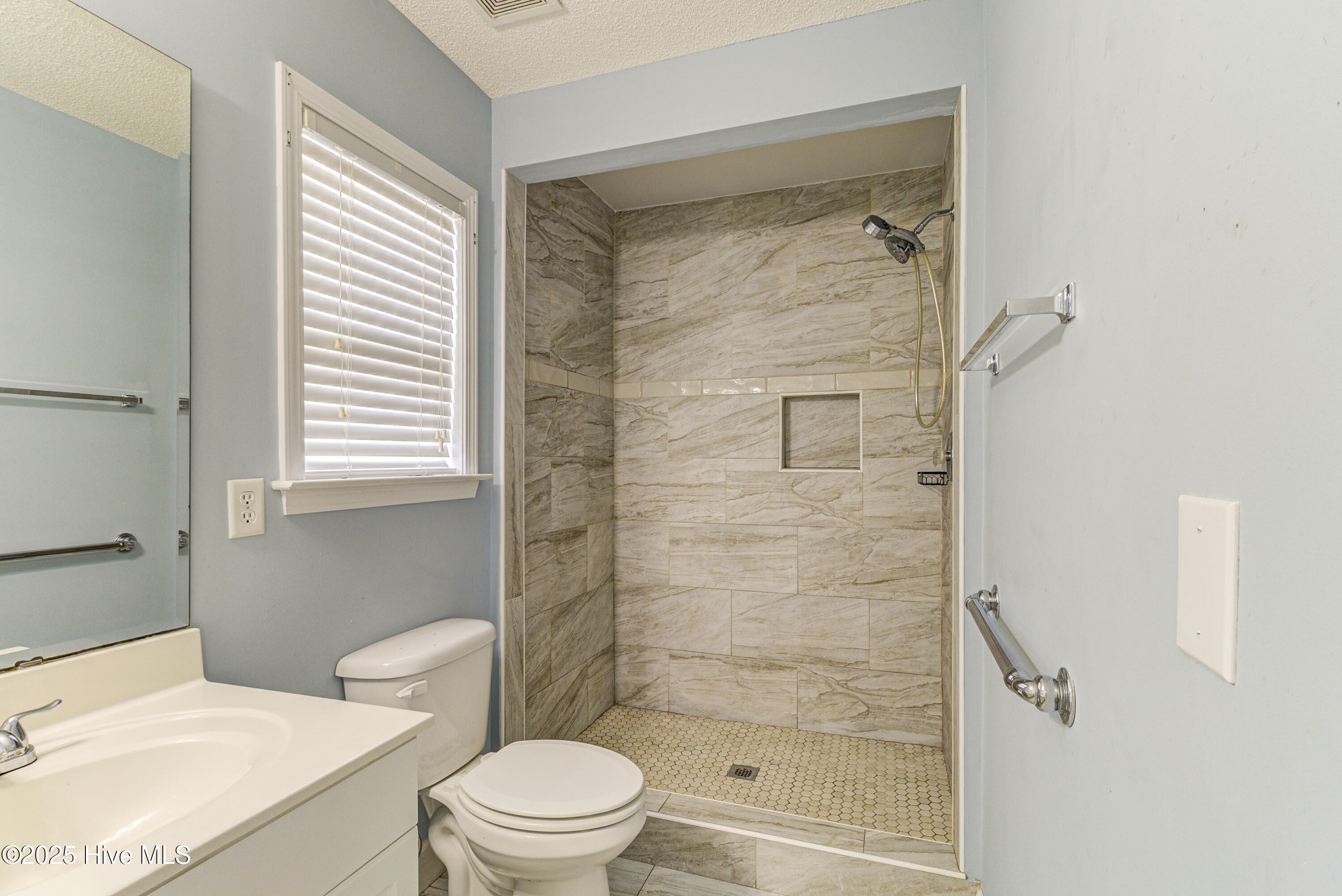 100554804 | Photo 21