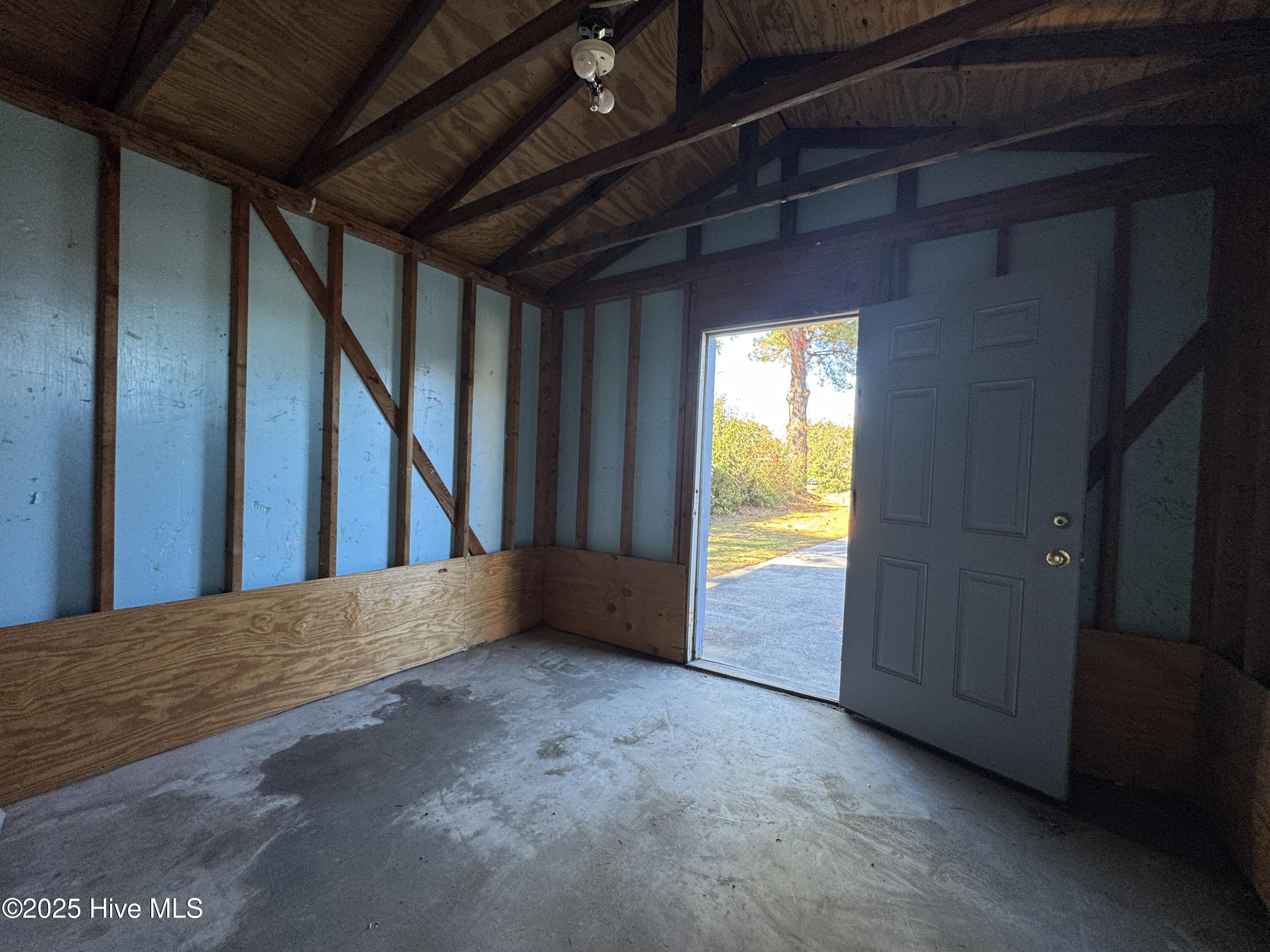 100541945 | Photo 21