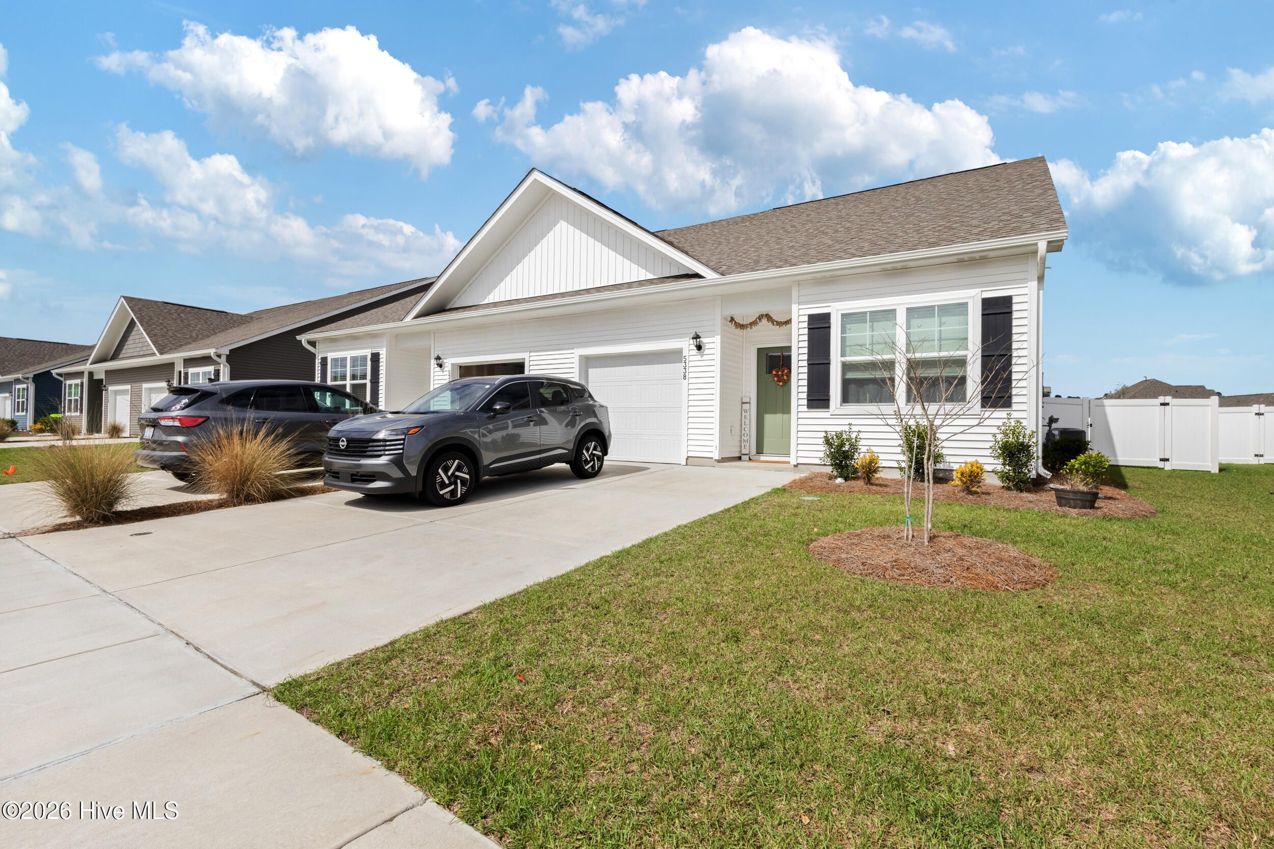 100561359 | Photo 42