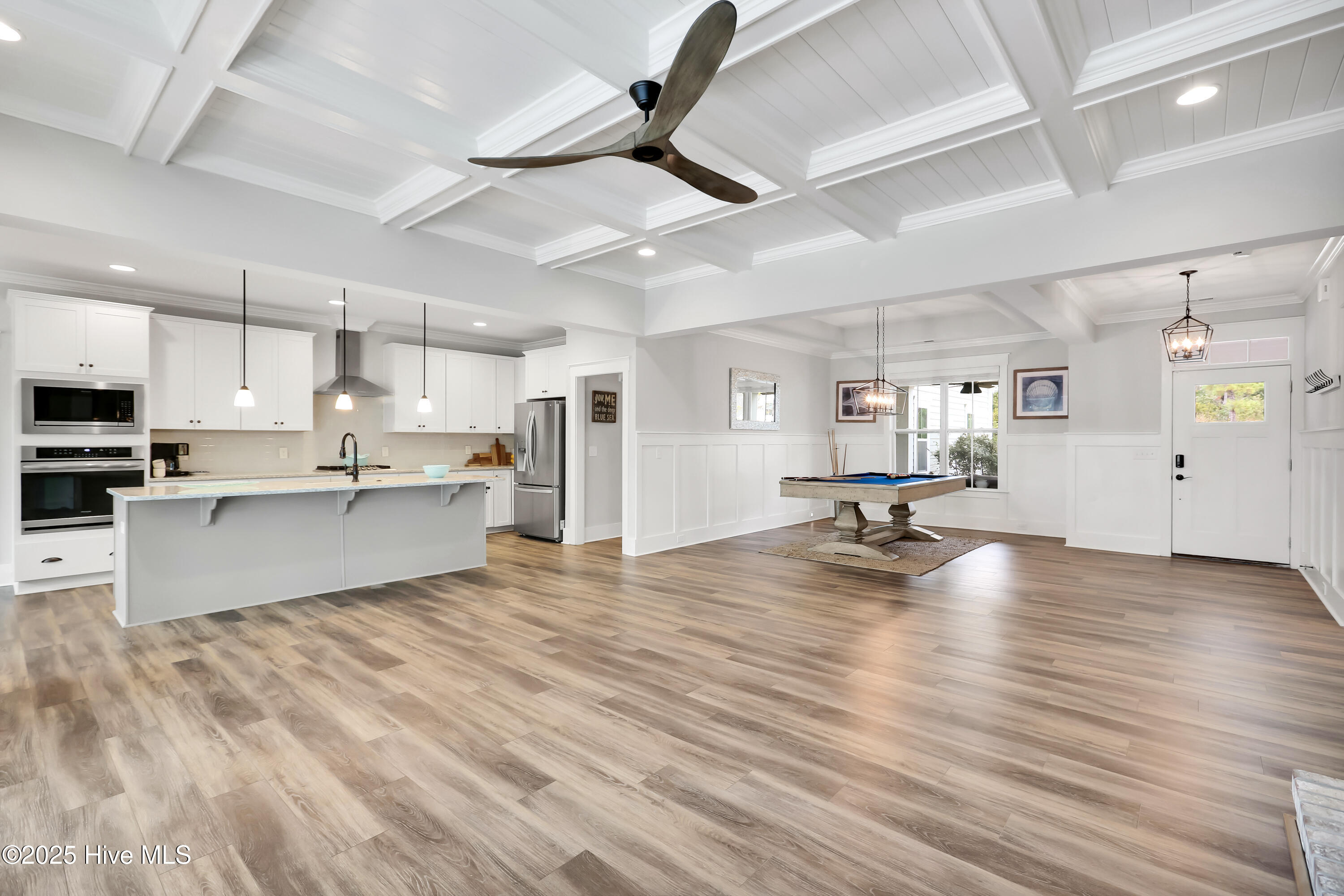 100544245 | Photo 12