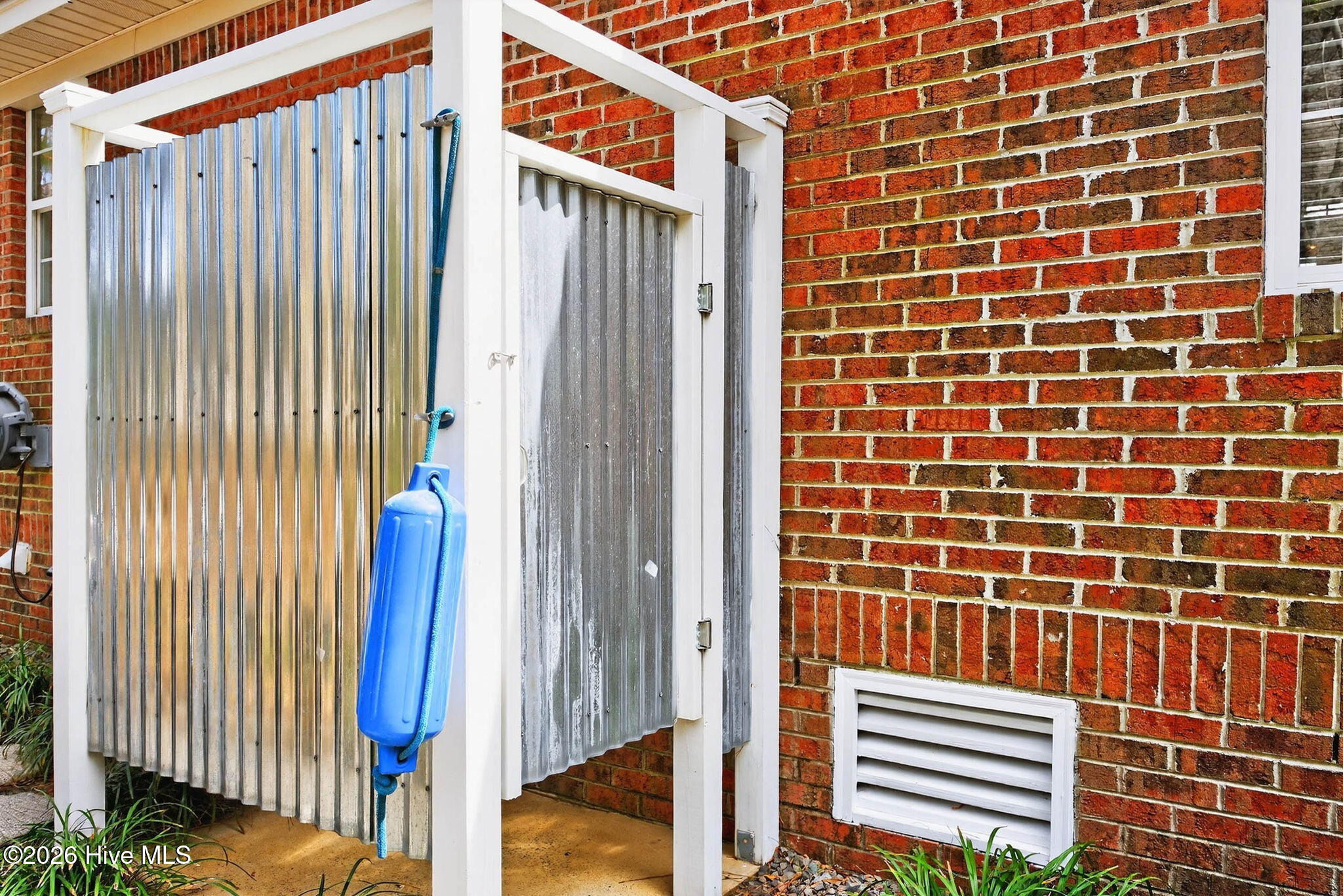 100562589 | Photo 73