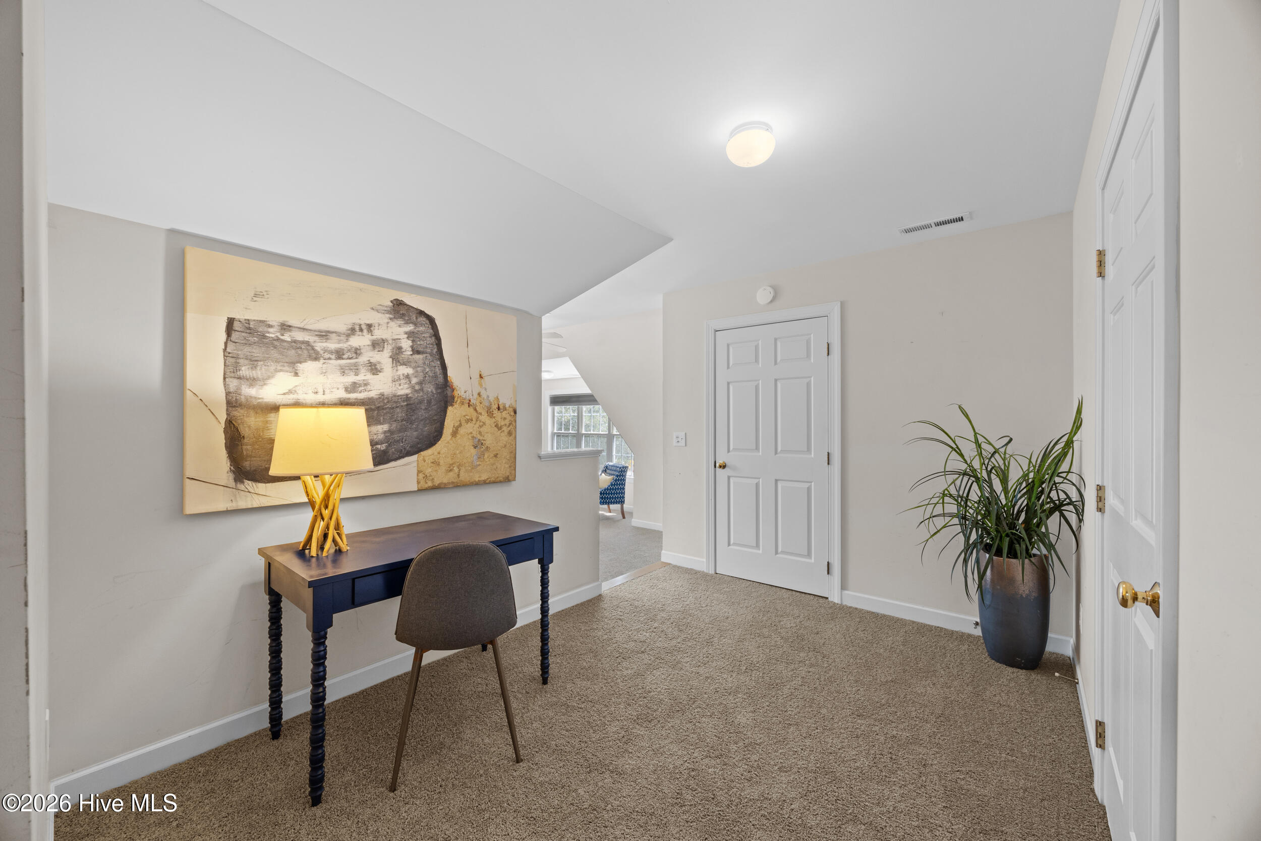 100564143 | Photo 28