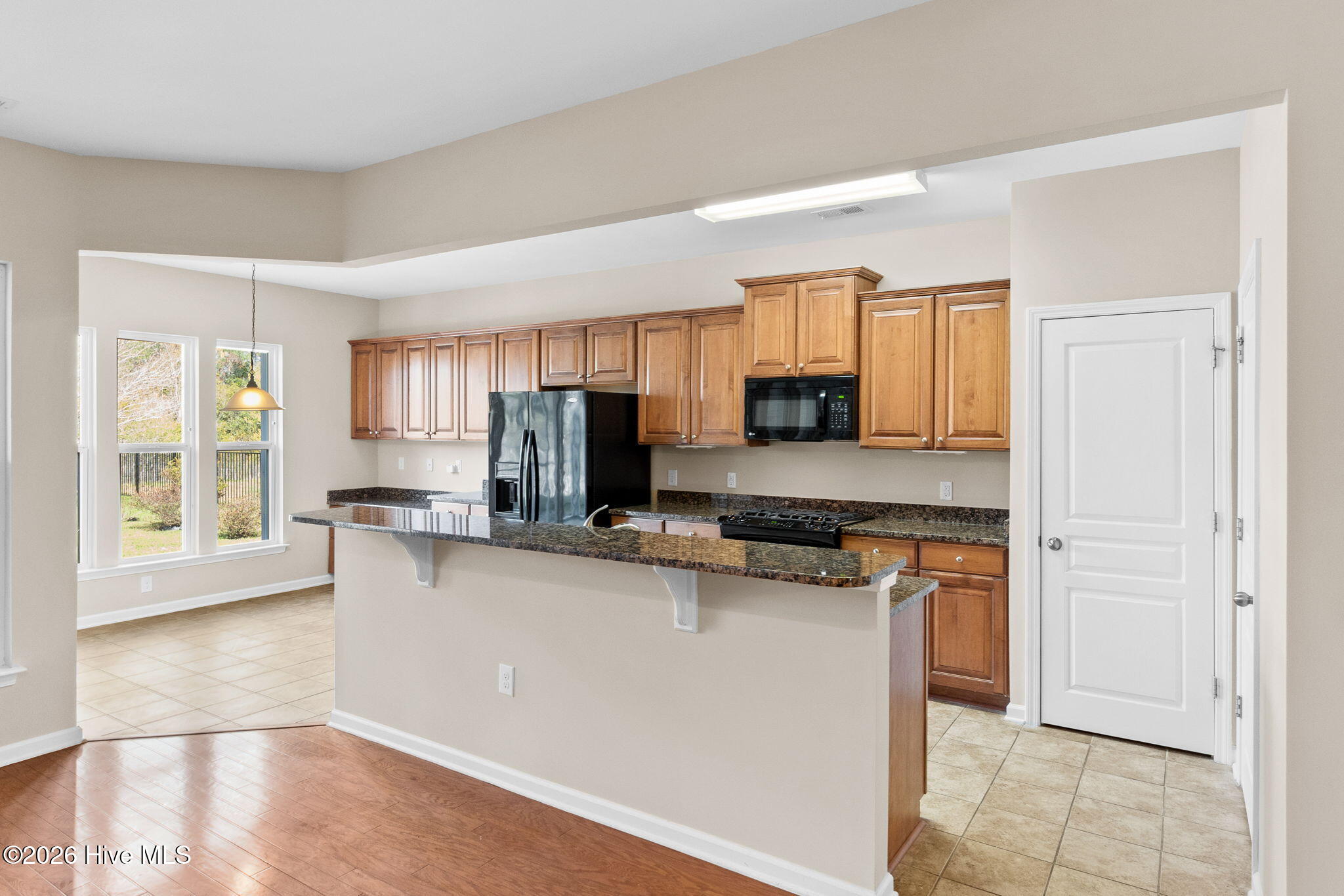 100561861 | Photo 13