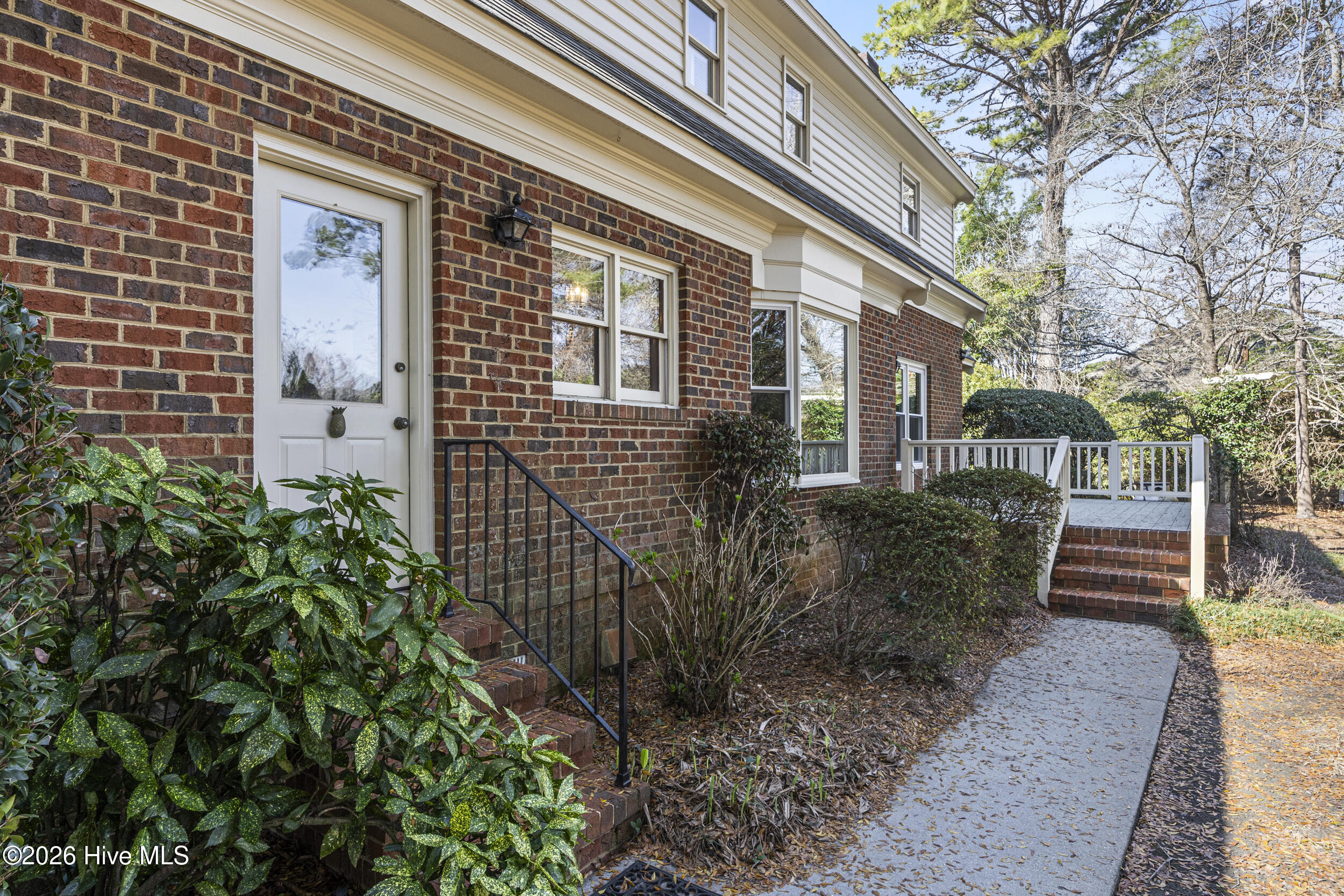 100560704 | Photo 65