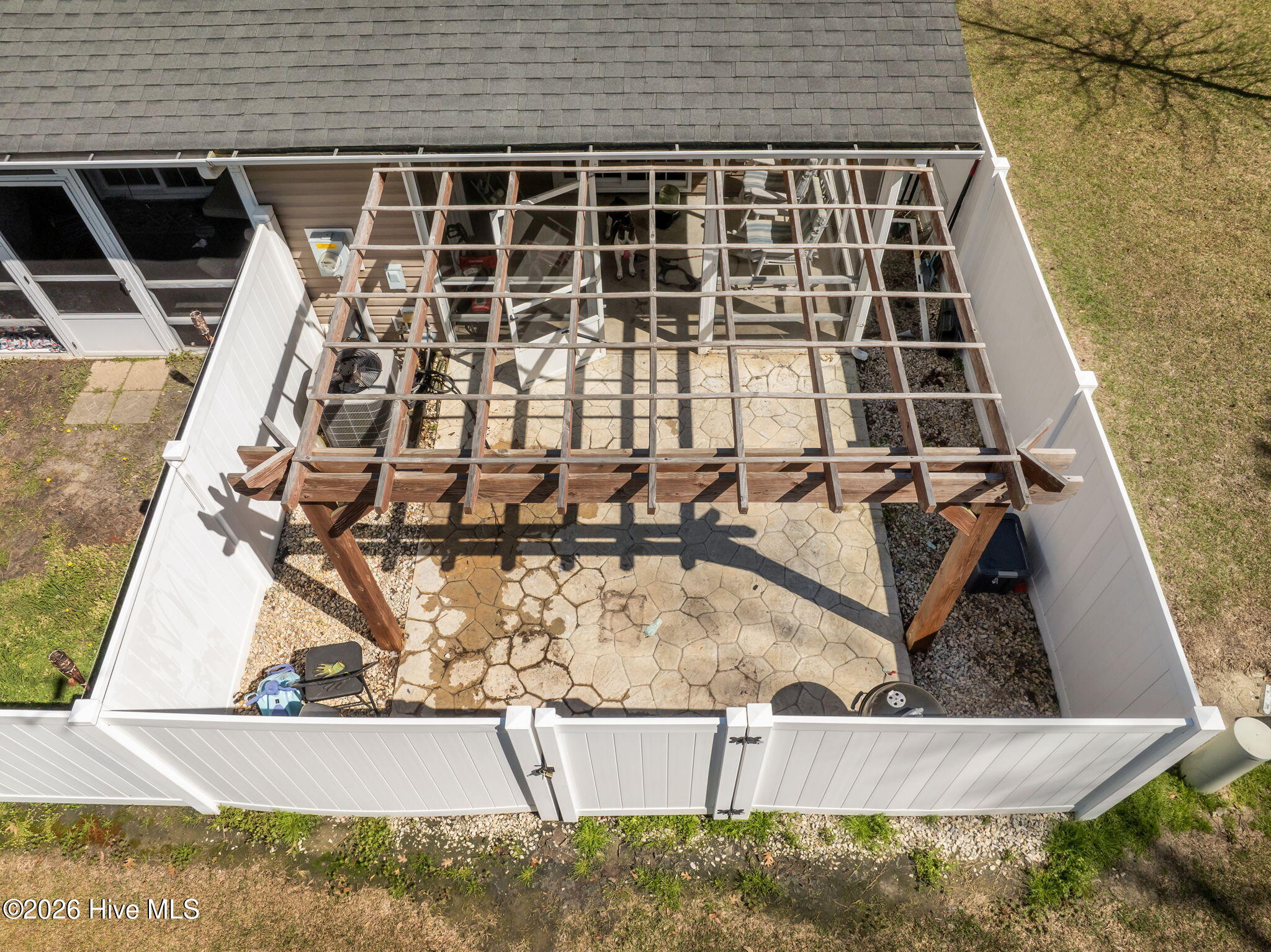 100564313 | Photo 25