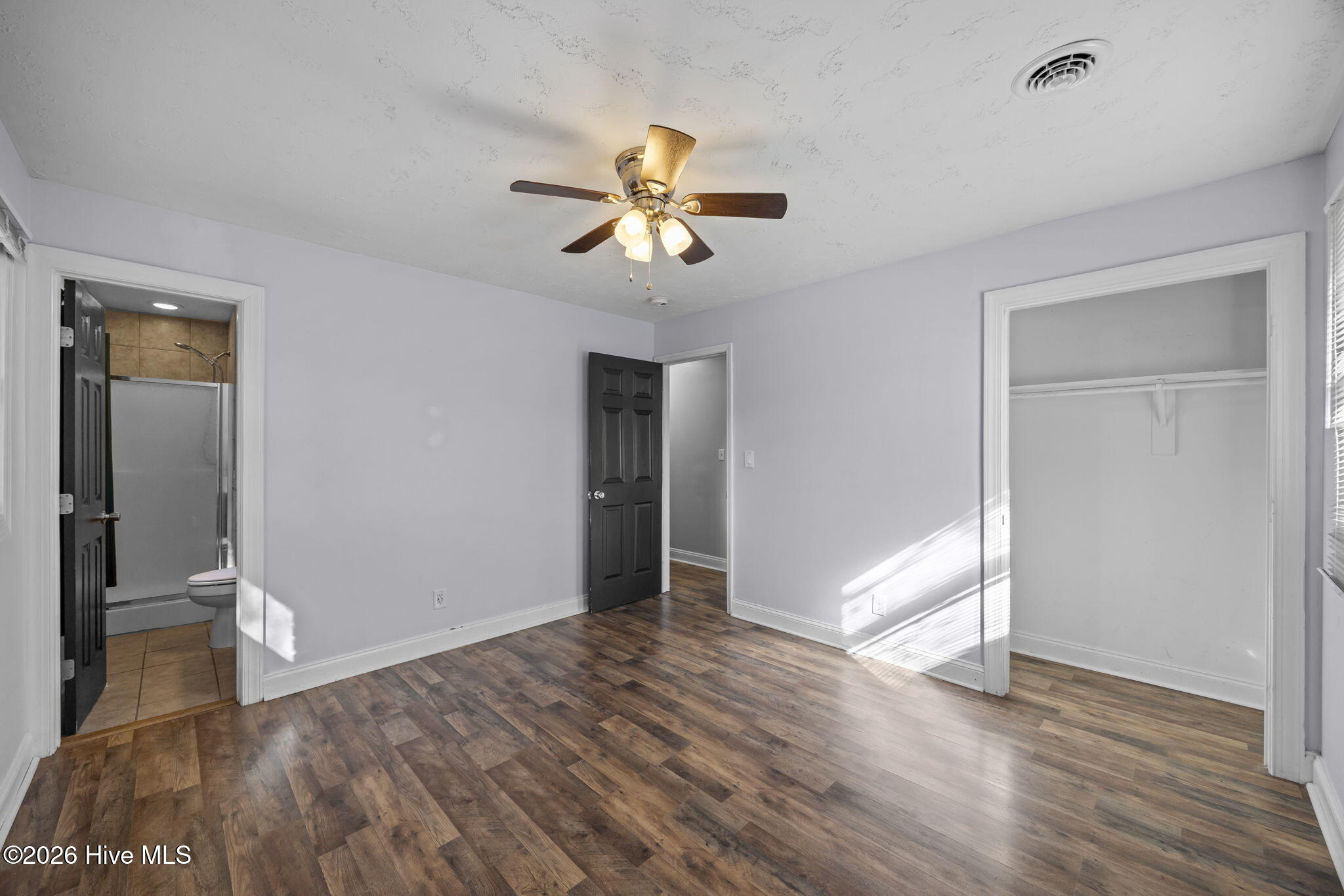 100555962 | Photo 23