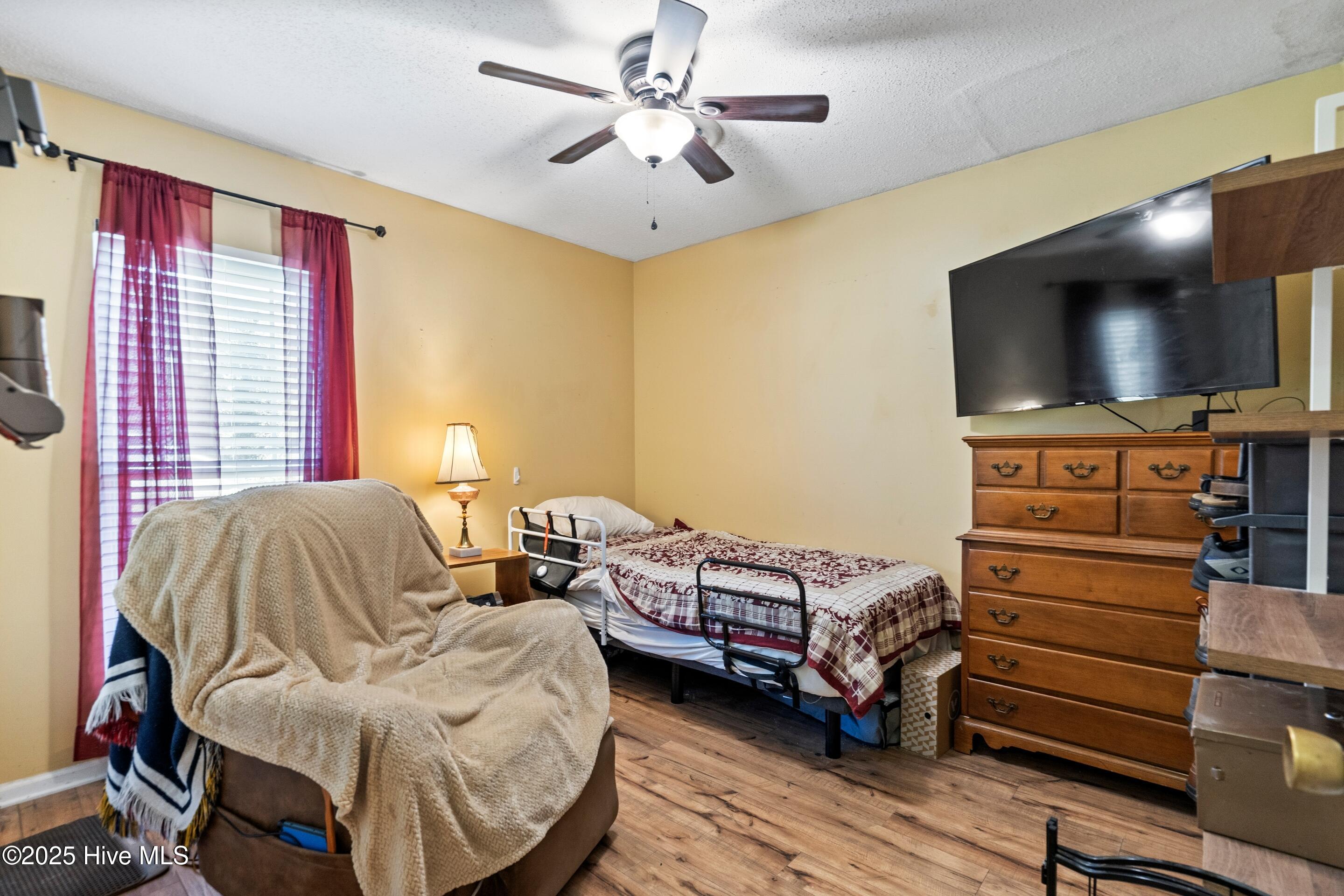 100537025 | Photo 13