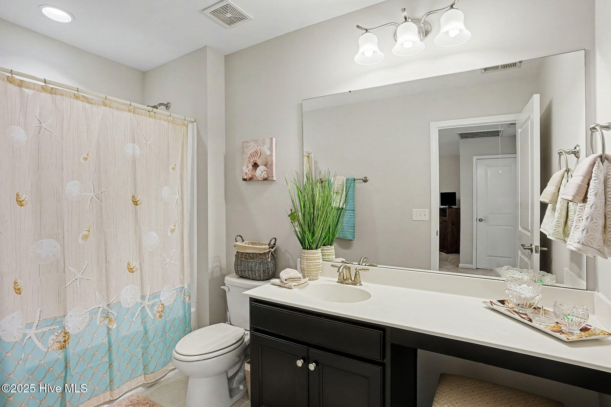 100545929 | Photo 32