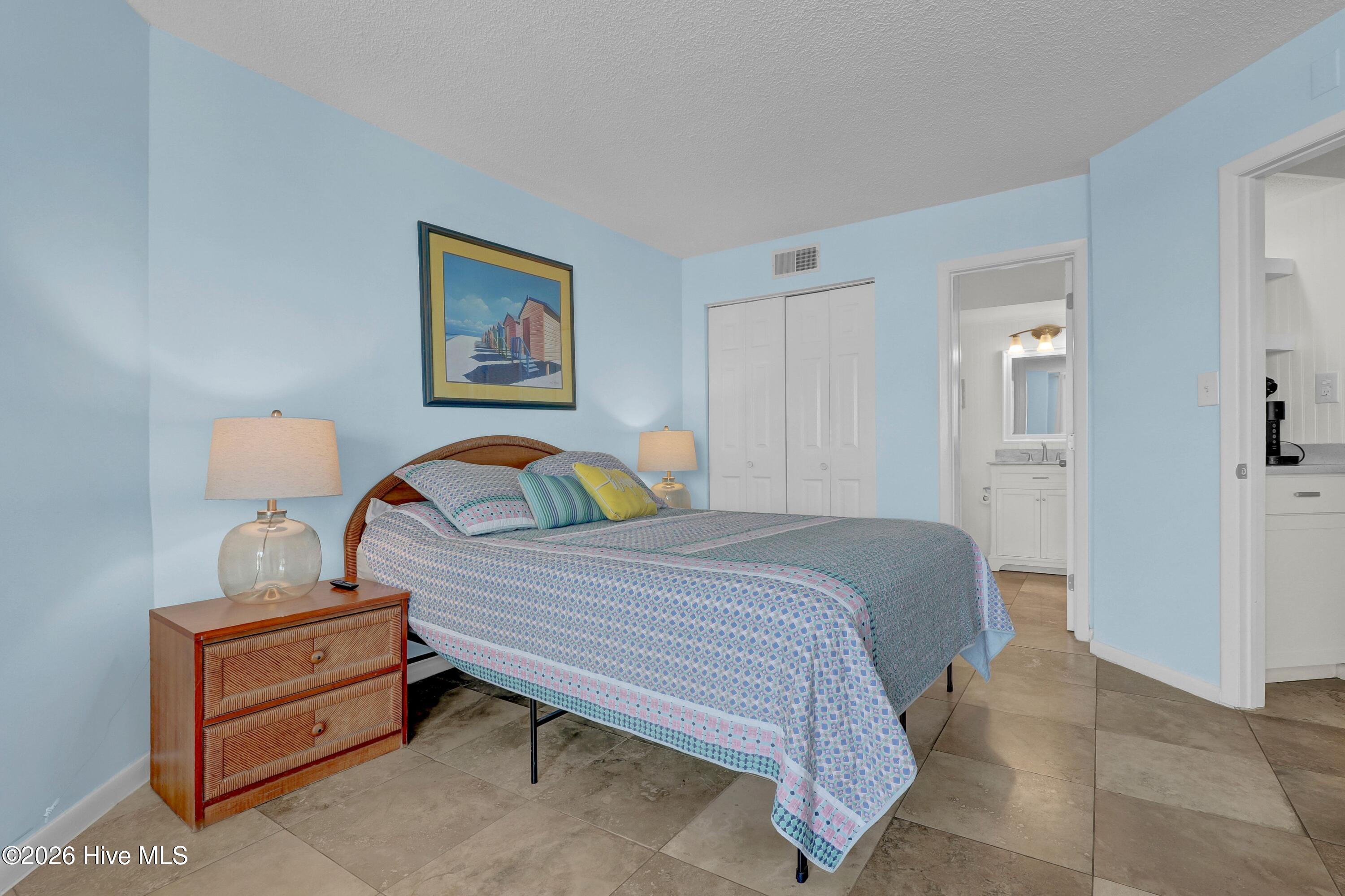 100565248 | Photo 19