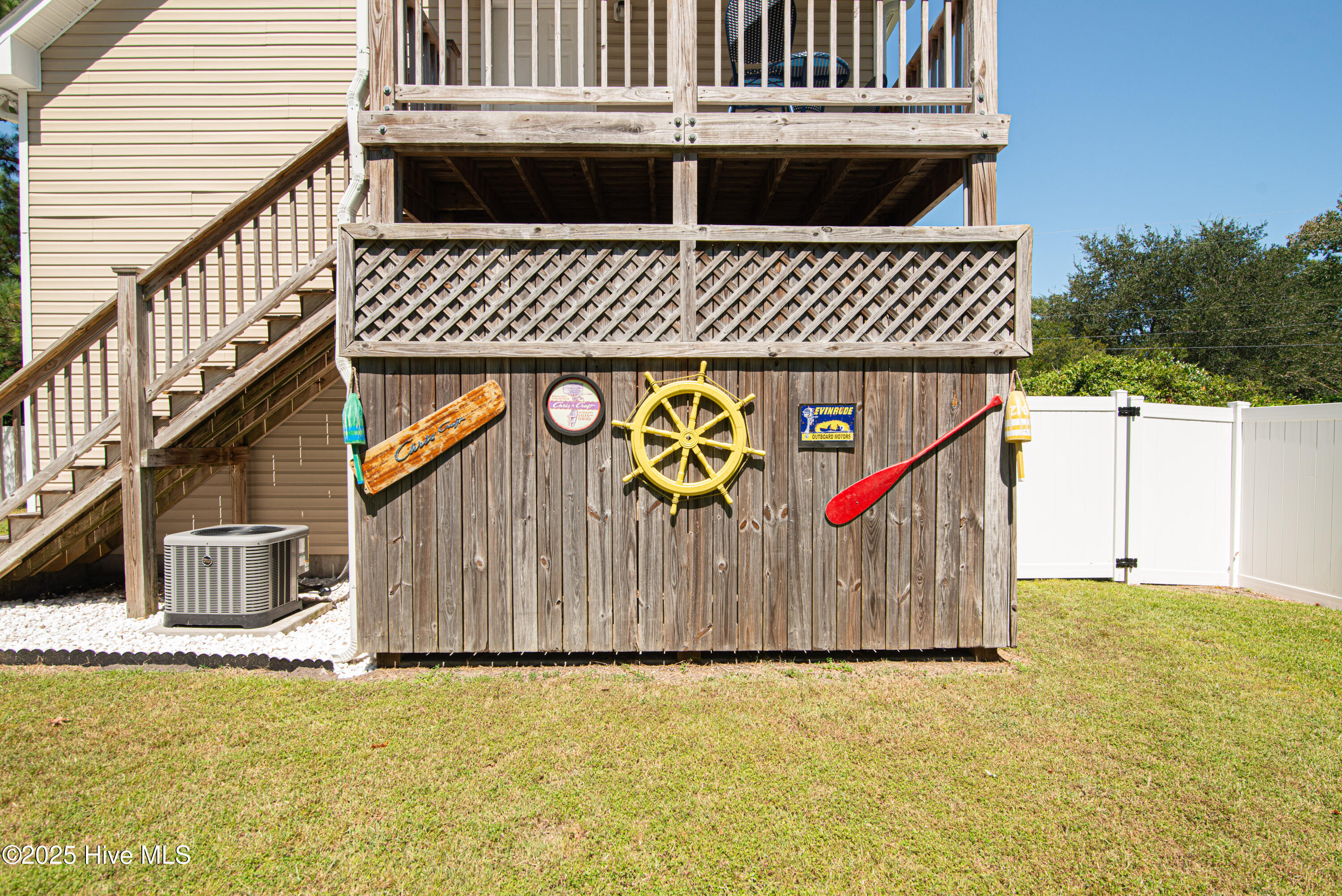 100530224 | Photo 44