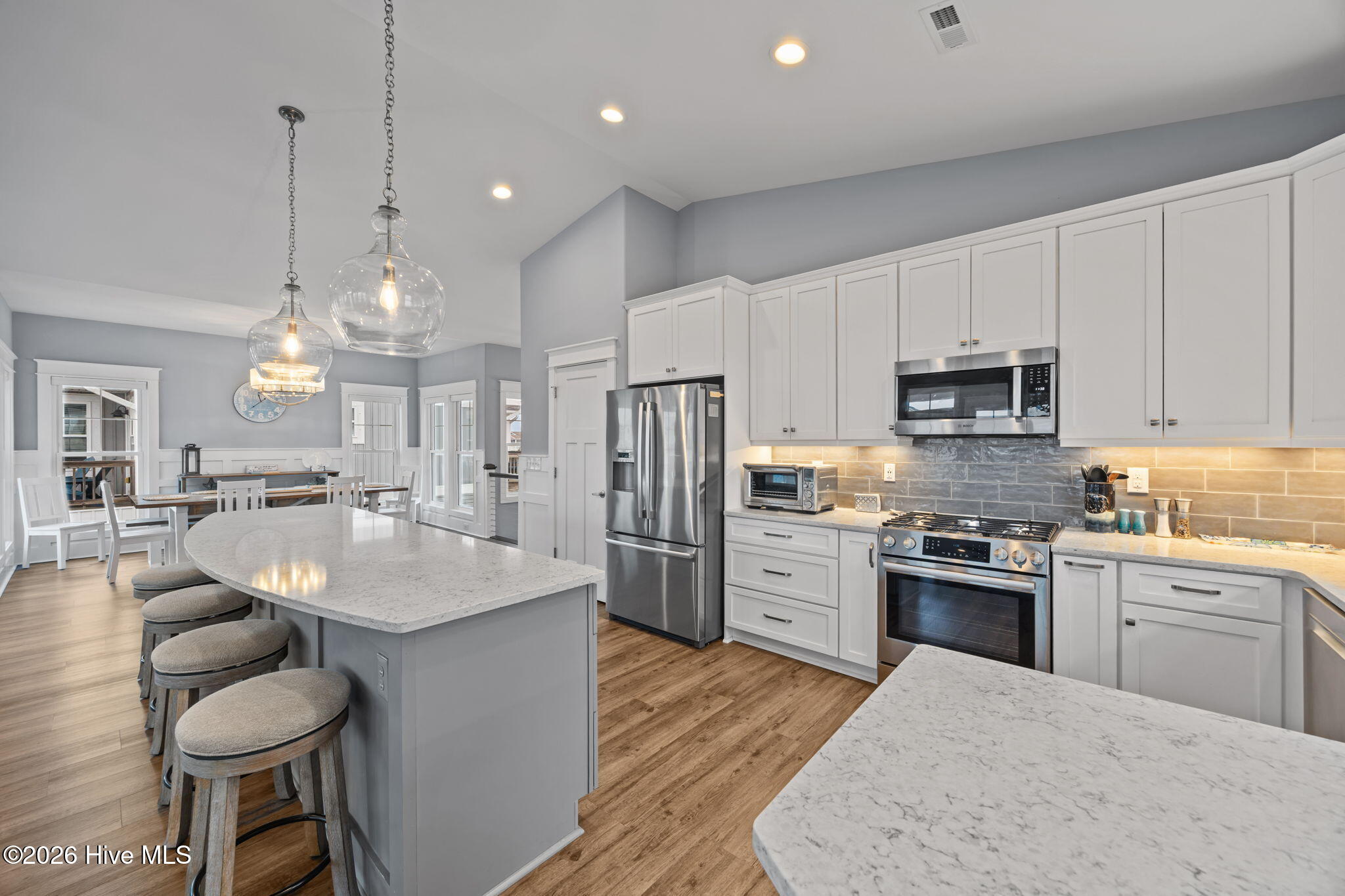 100553303 | Photo 15