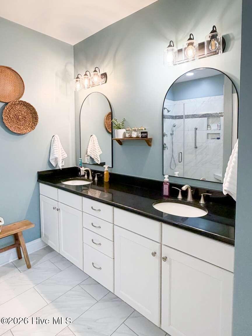 100566099 | Photo 15