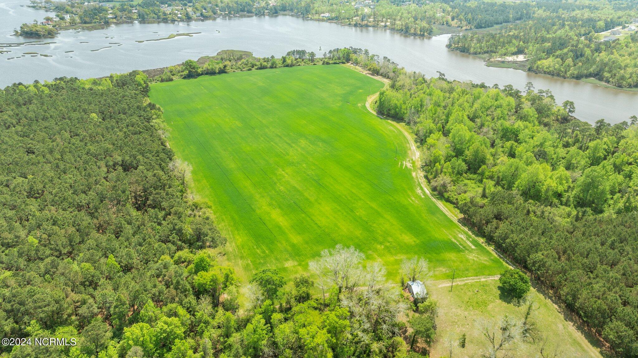 517 Queens Creek Road, Hubert, NC, 28539