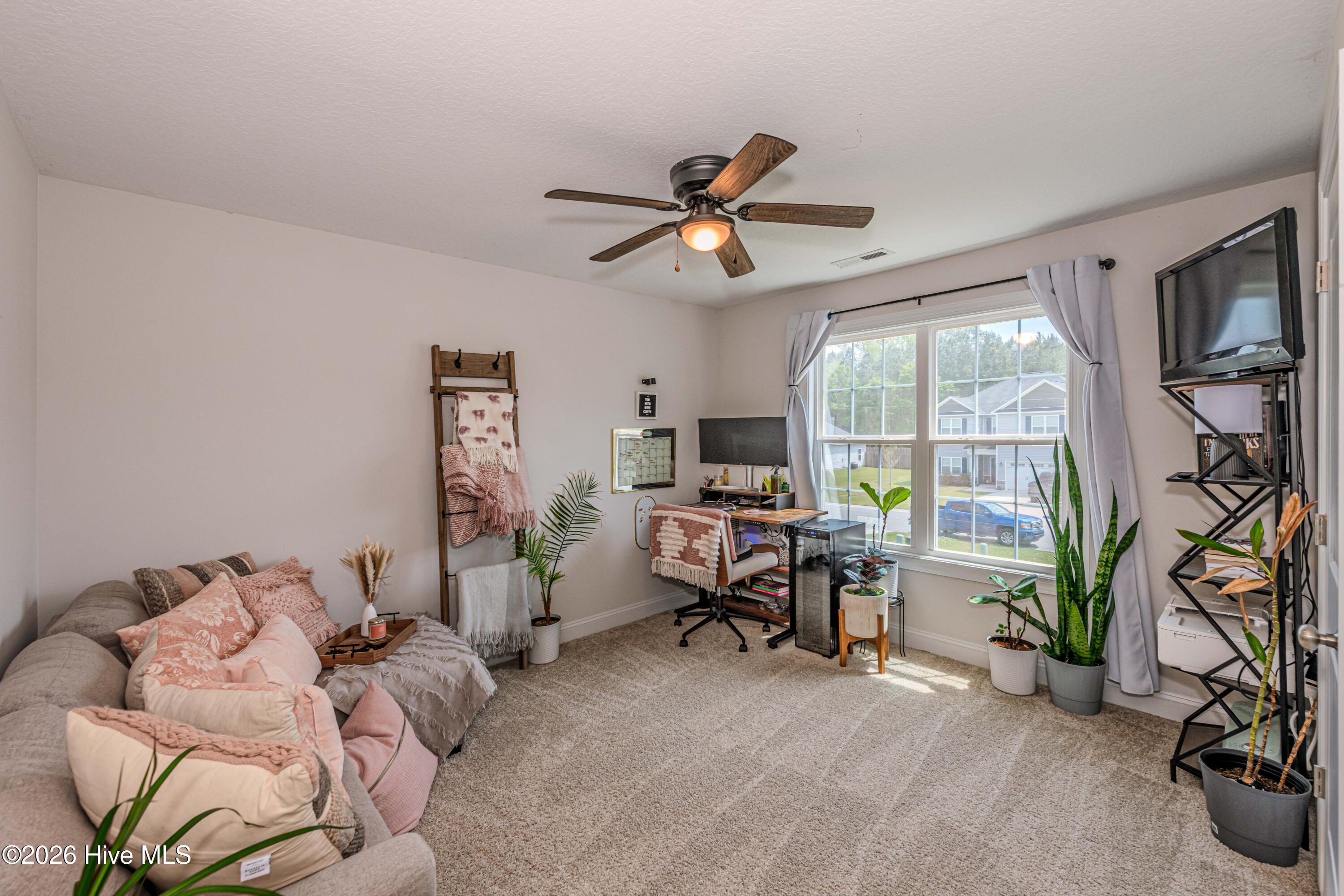 100570010 | Photo 56