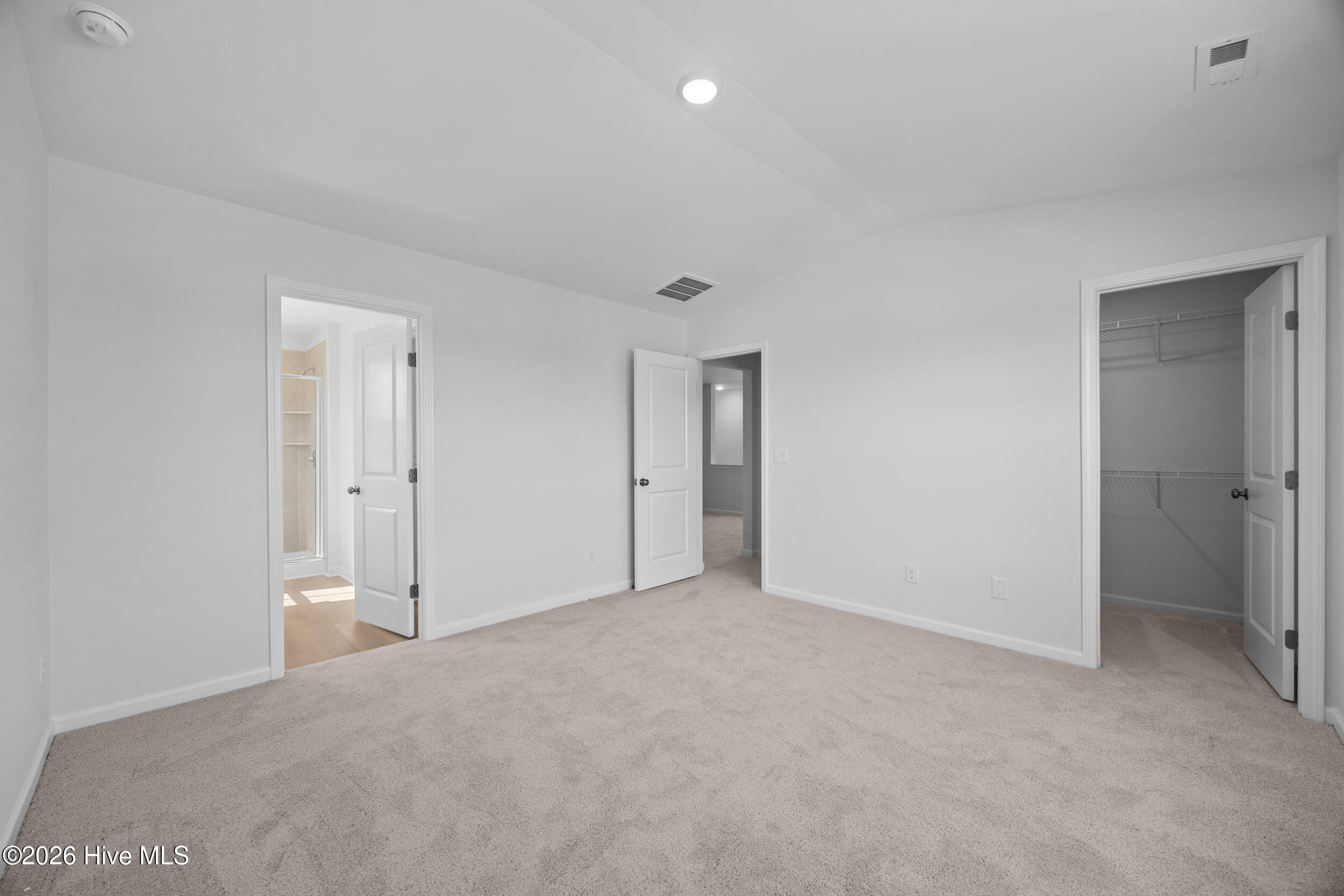 100547269 | Photo 47