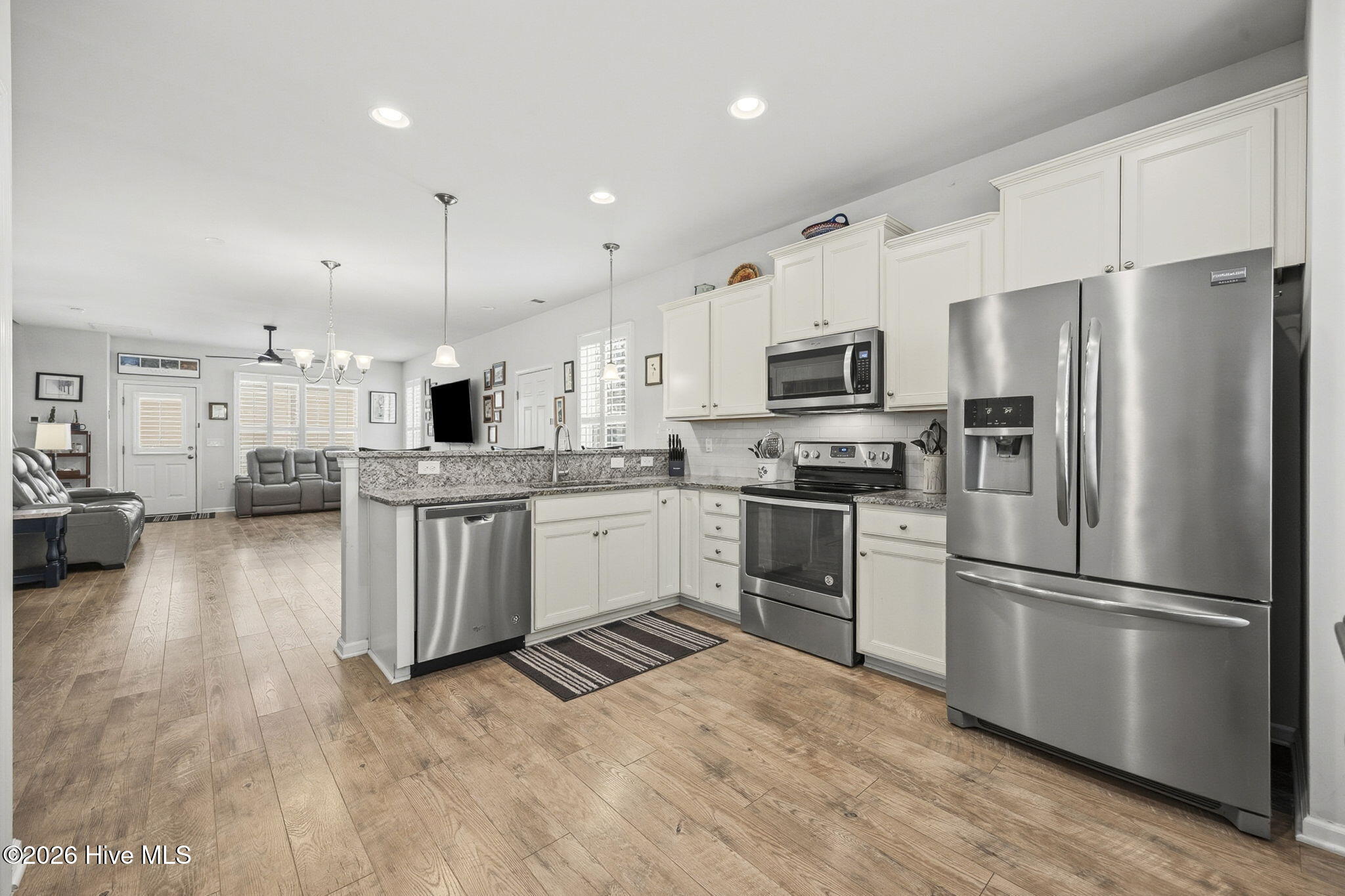 100553227 | Photo 11