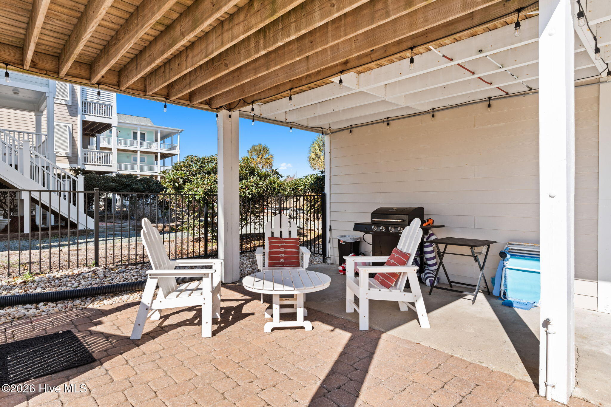 100557259 | Photo 40