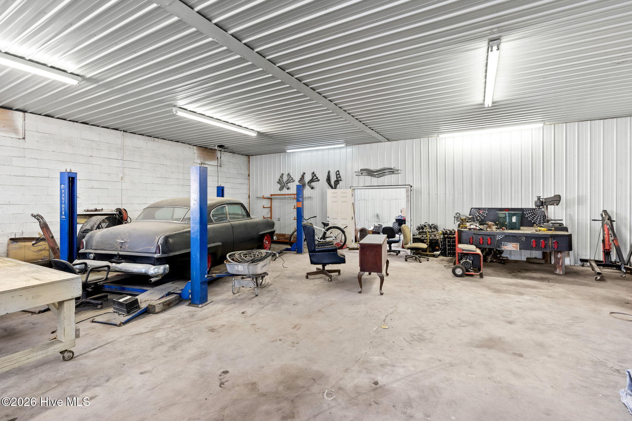 100558919 | Photo 11