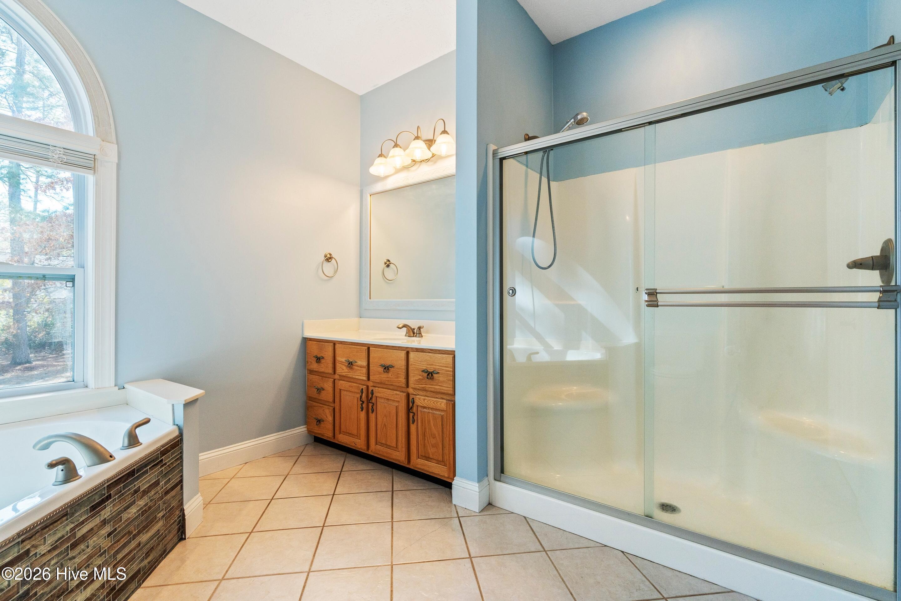 100550661 | Photo 40