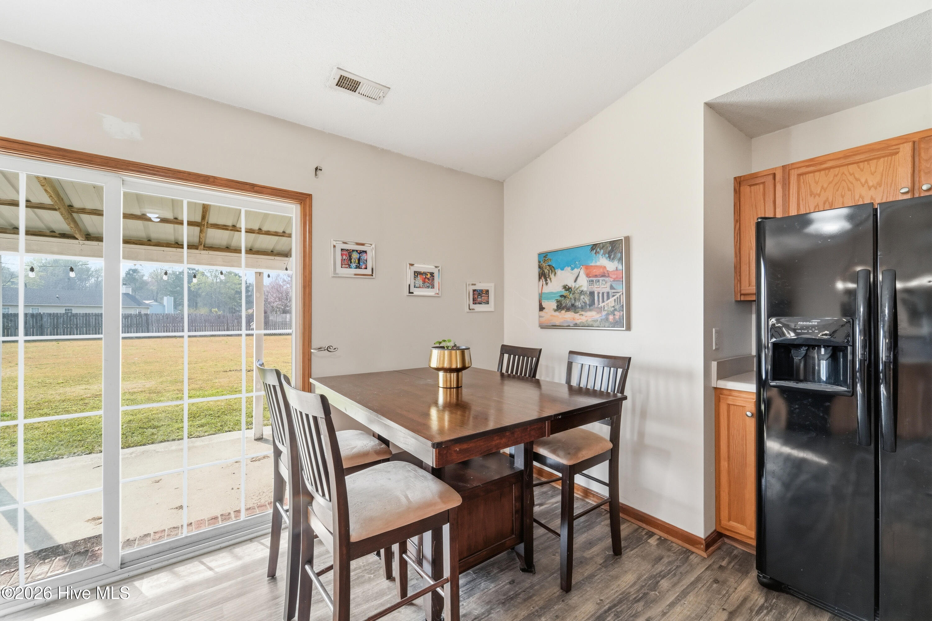 100562378 | Photo 18