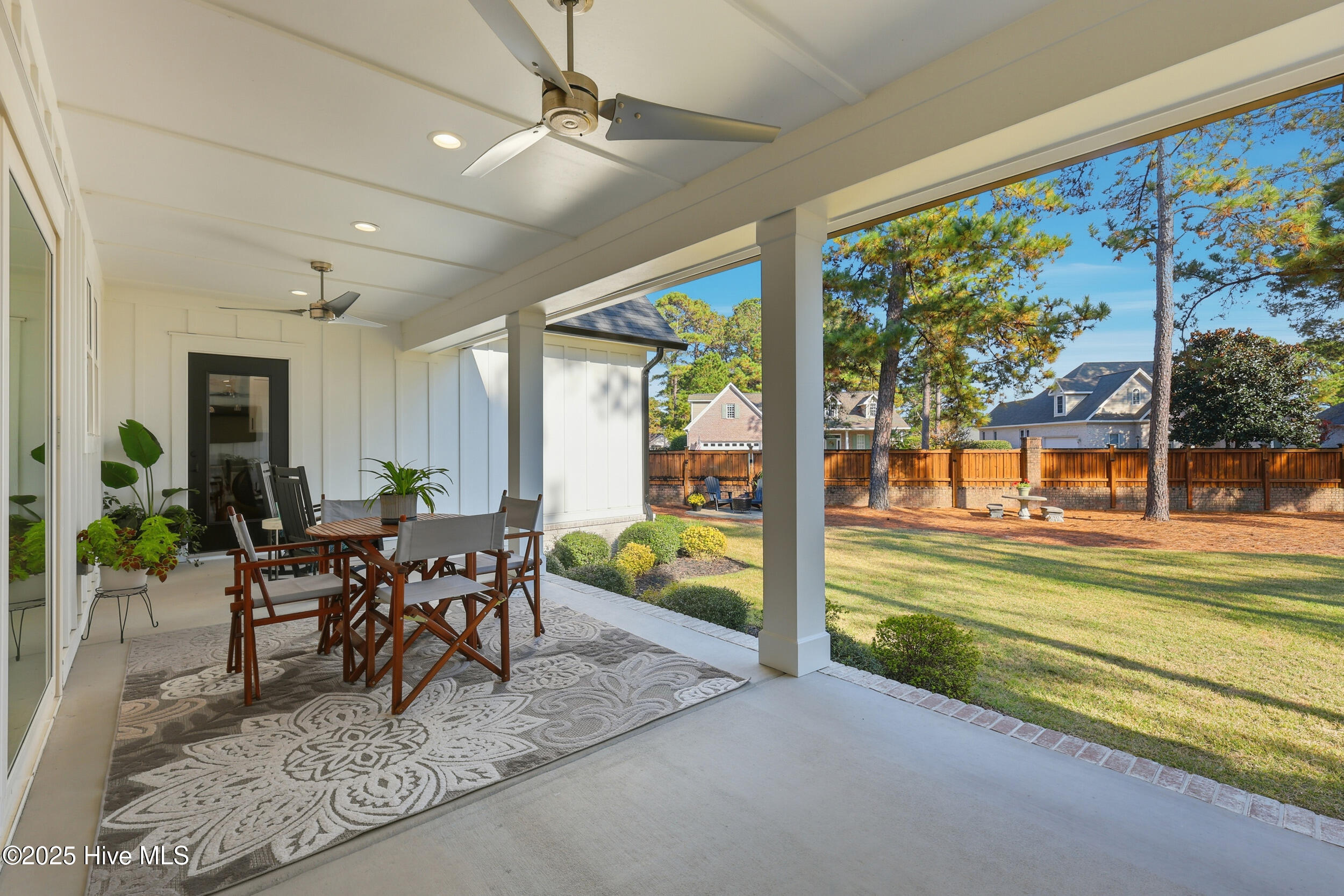 100542294 | Photo 42