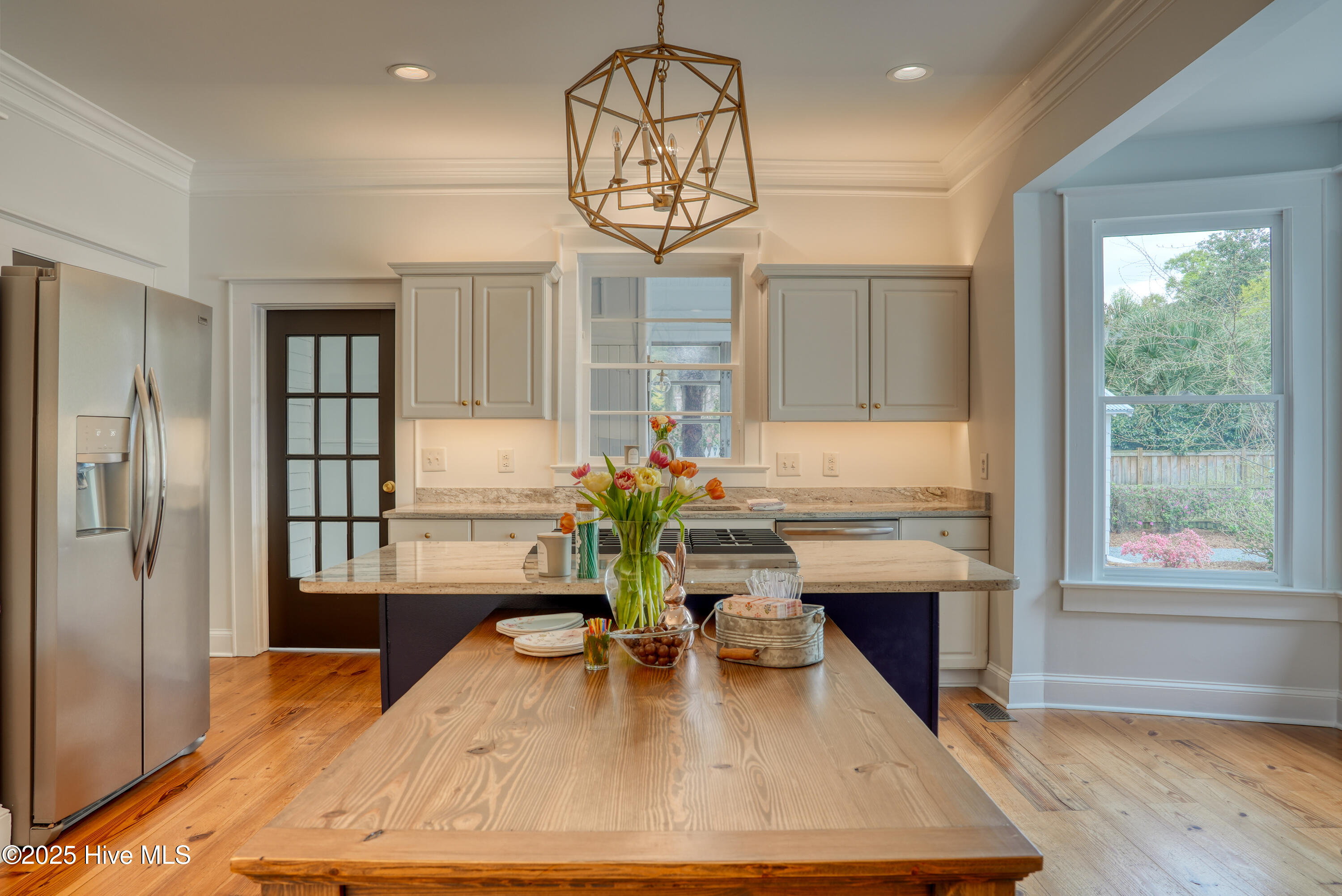 100559496 | Photo 14