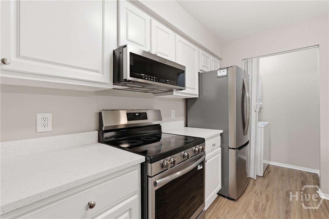 Brand New Quartz Countertops! Brand New Appliances