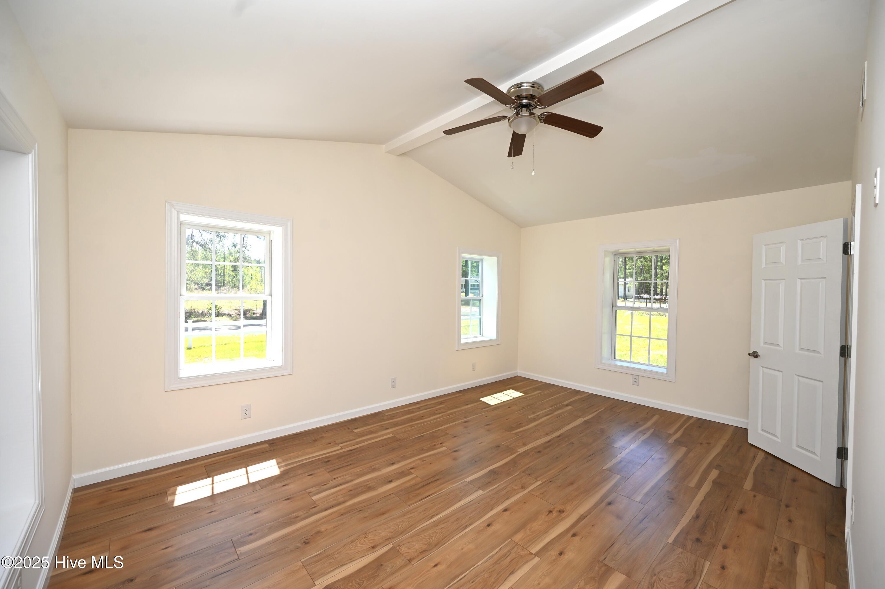 100500165 | Photo 12