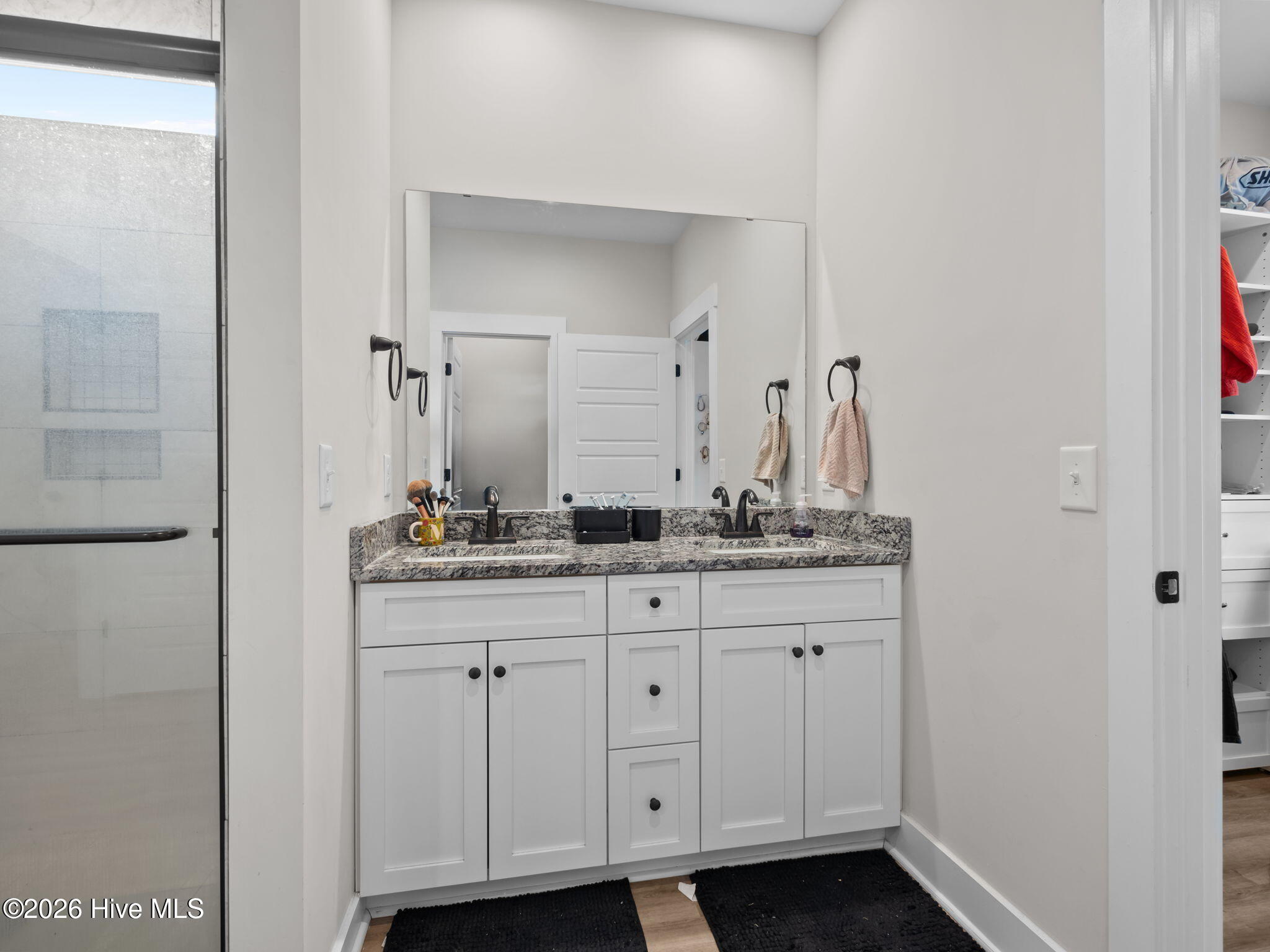 100556866 | Photo 14