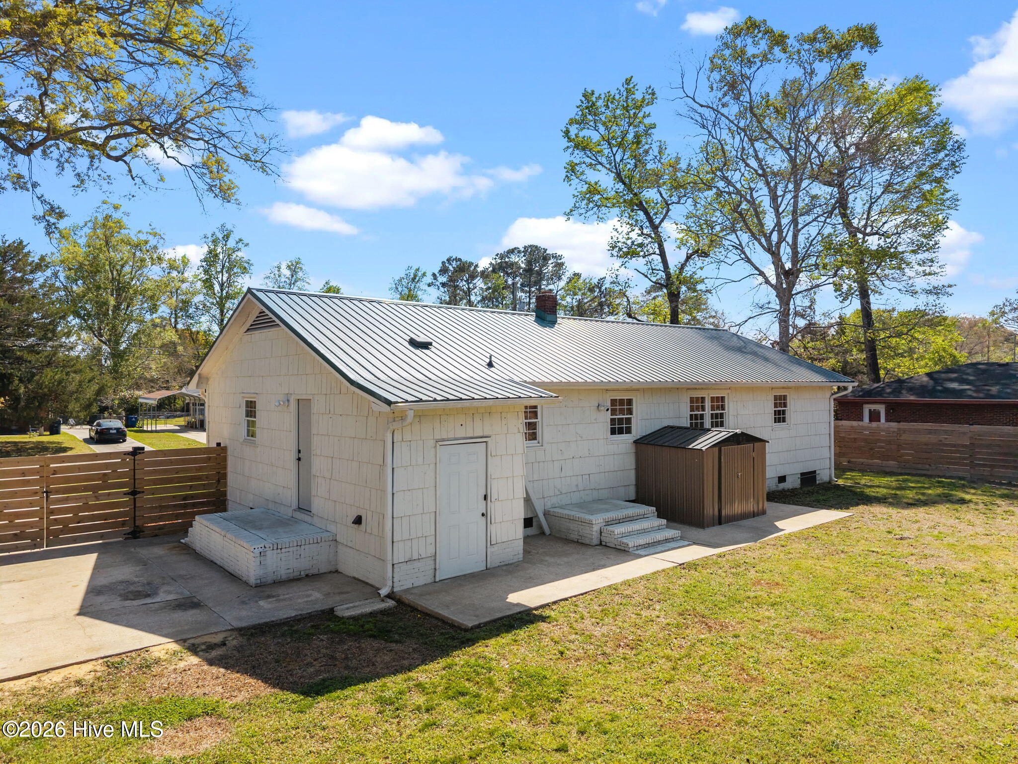 100564380 | Photo 27