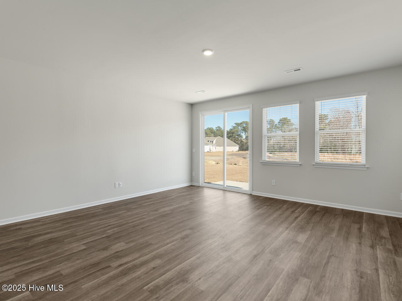 100556641 | Photo 15