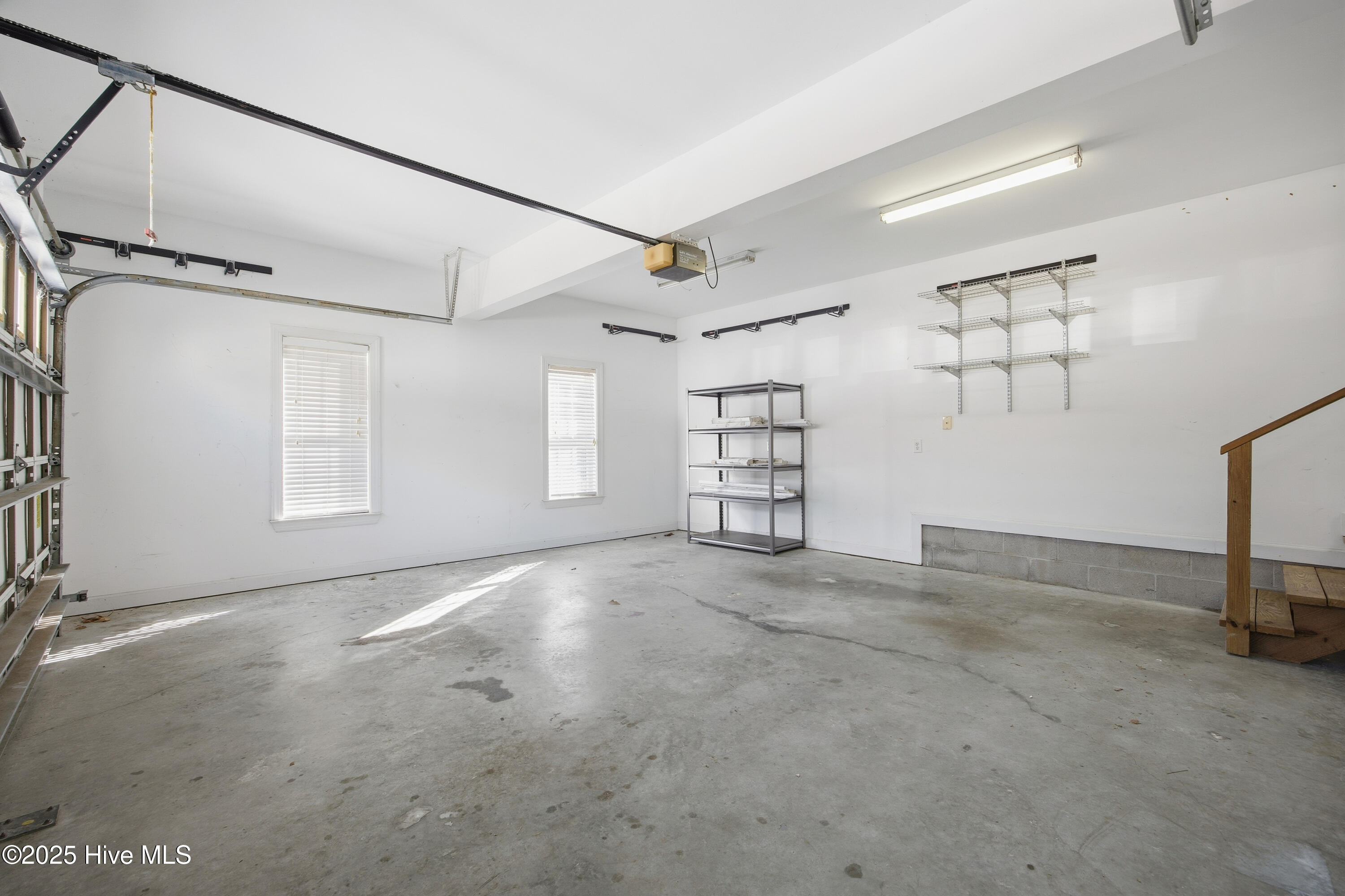 100545806 | Photo 41