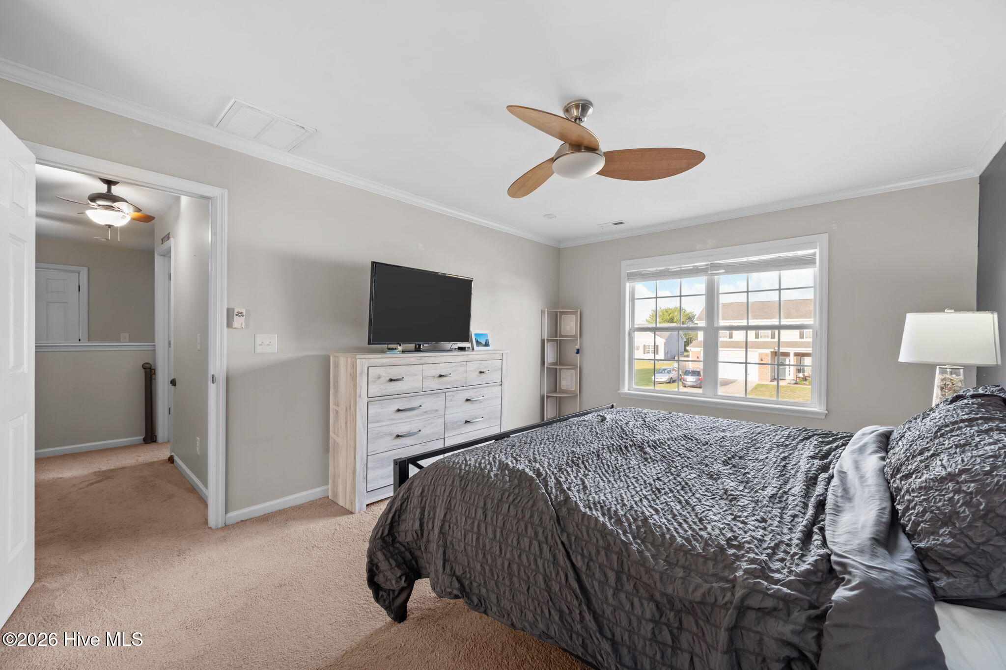 100567671 | Photo 44