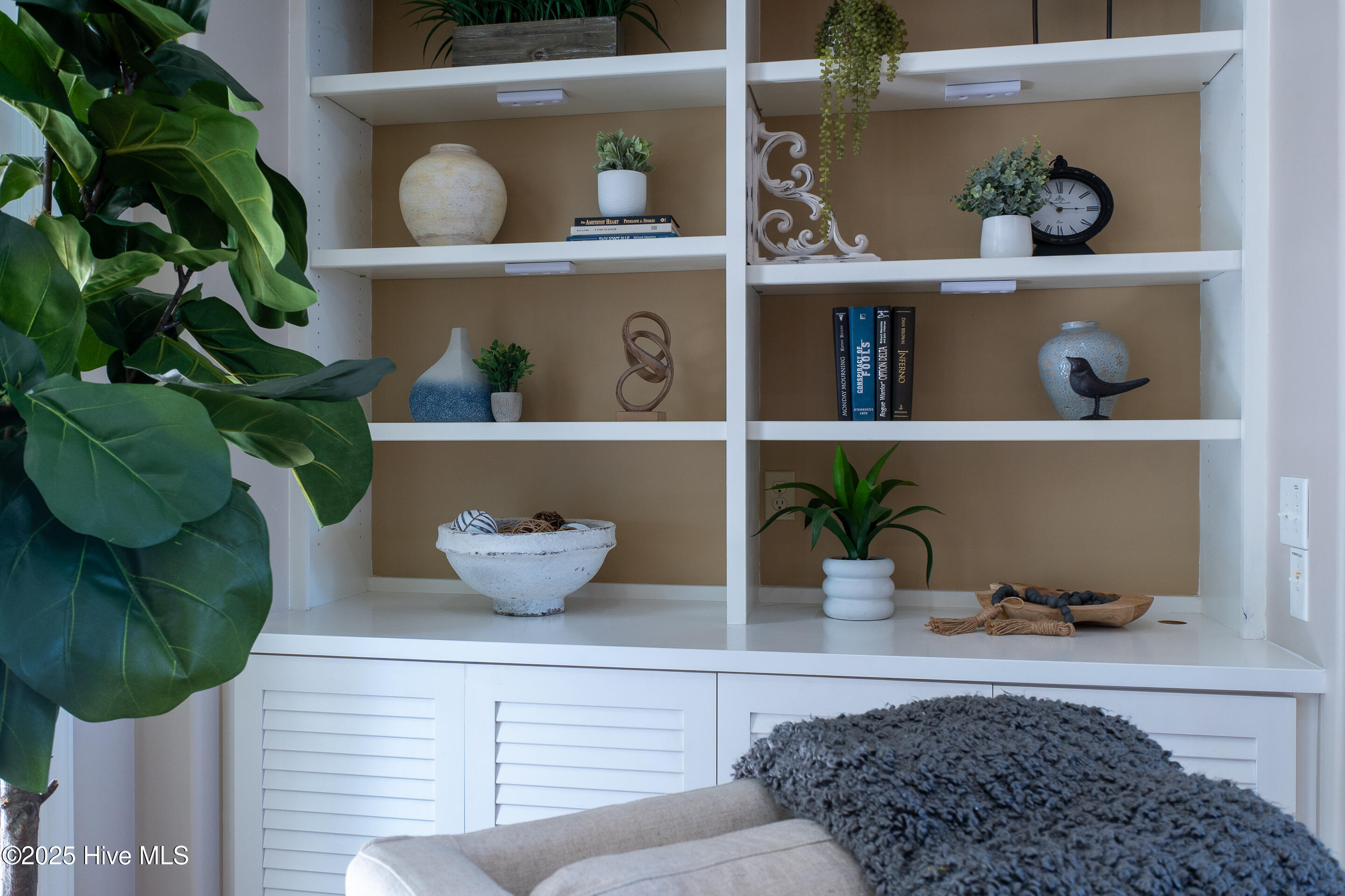 100481960 | Photo 32