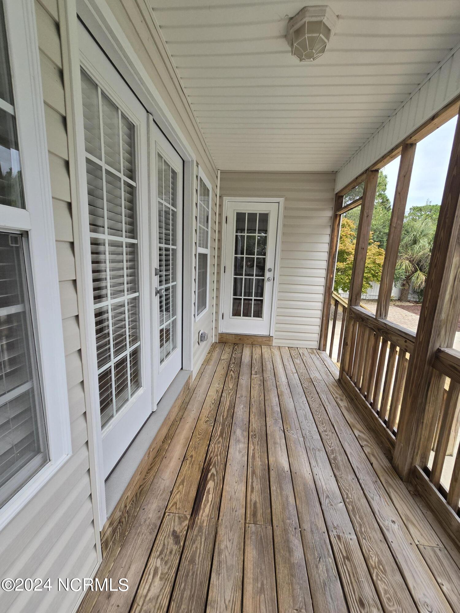 100465743 | Photo 71