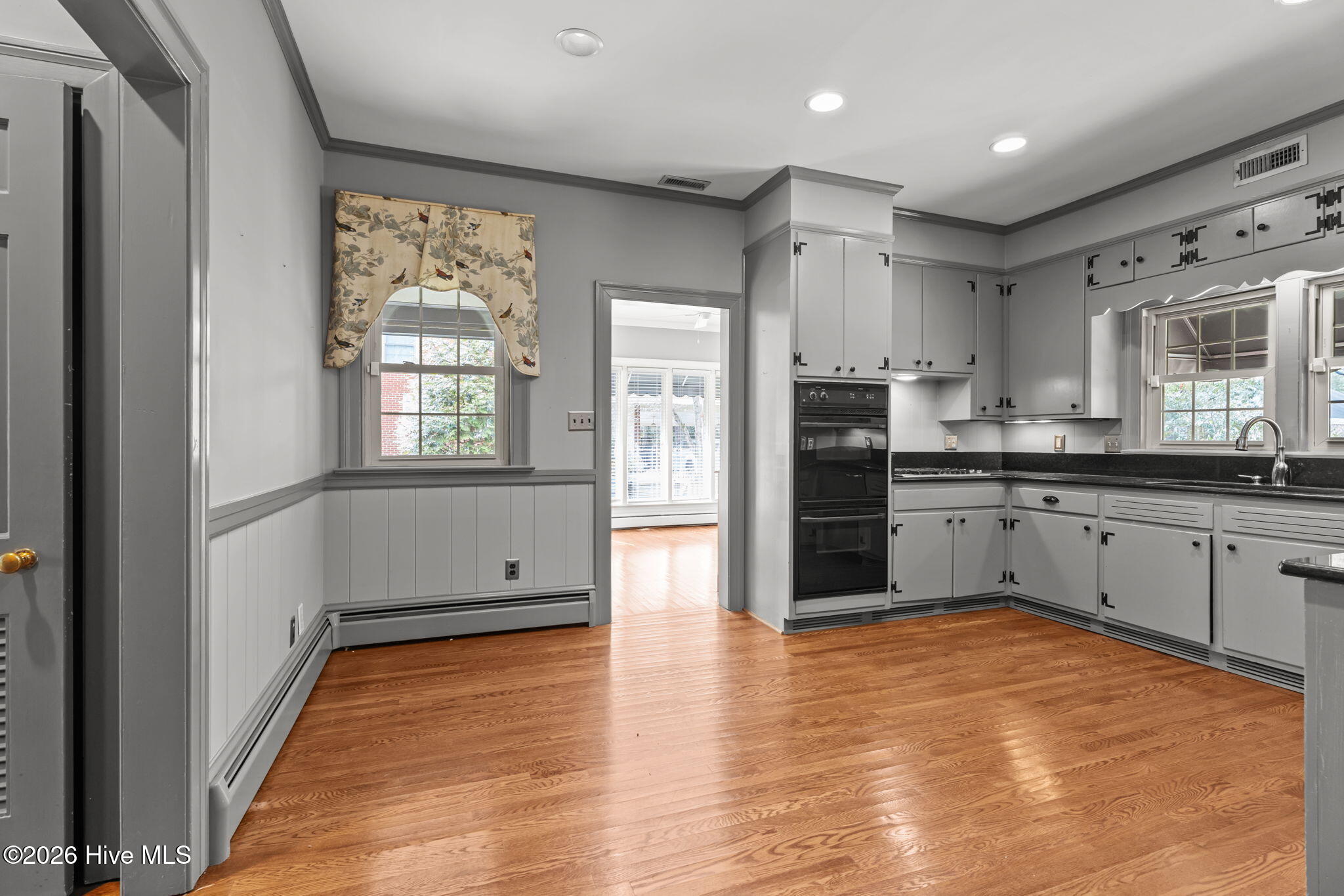 401 Brentwood Drive N