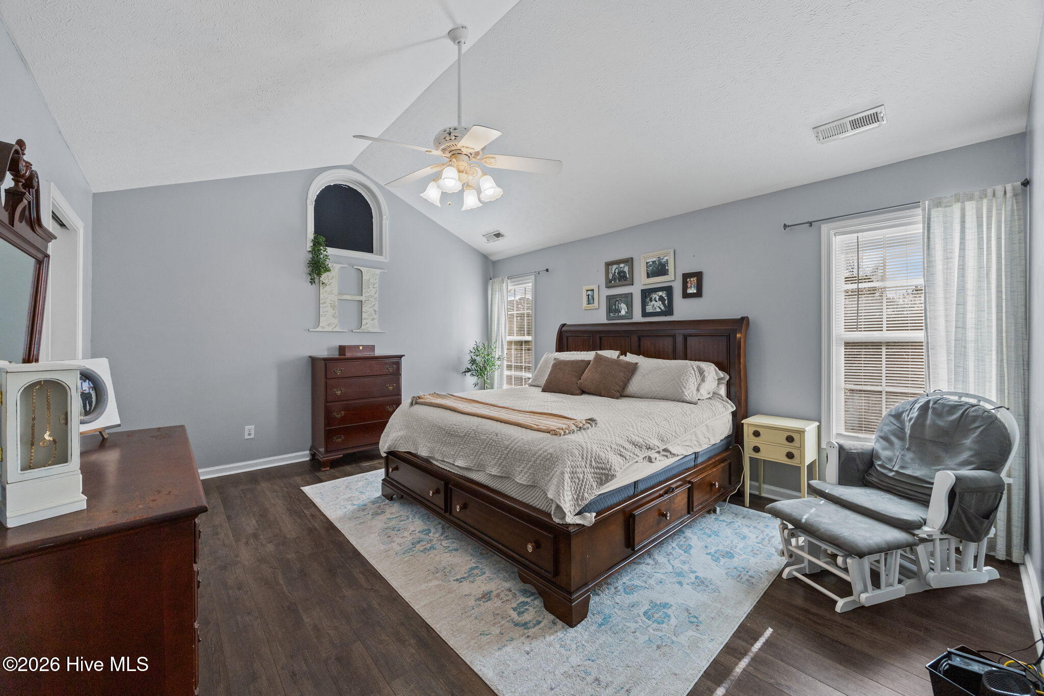 100558634 | Photo 20